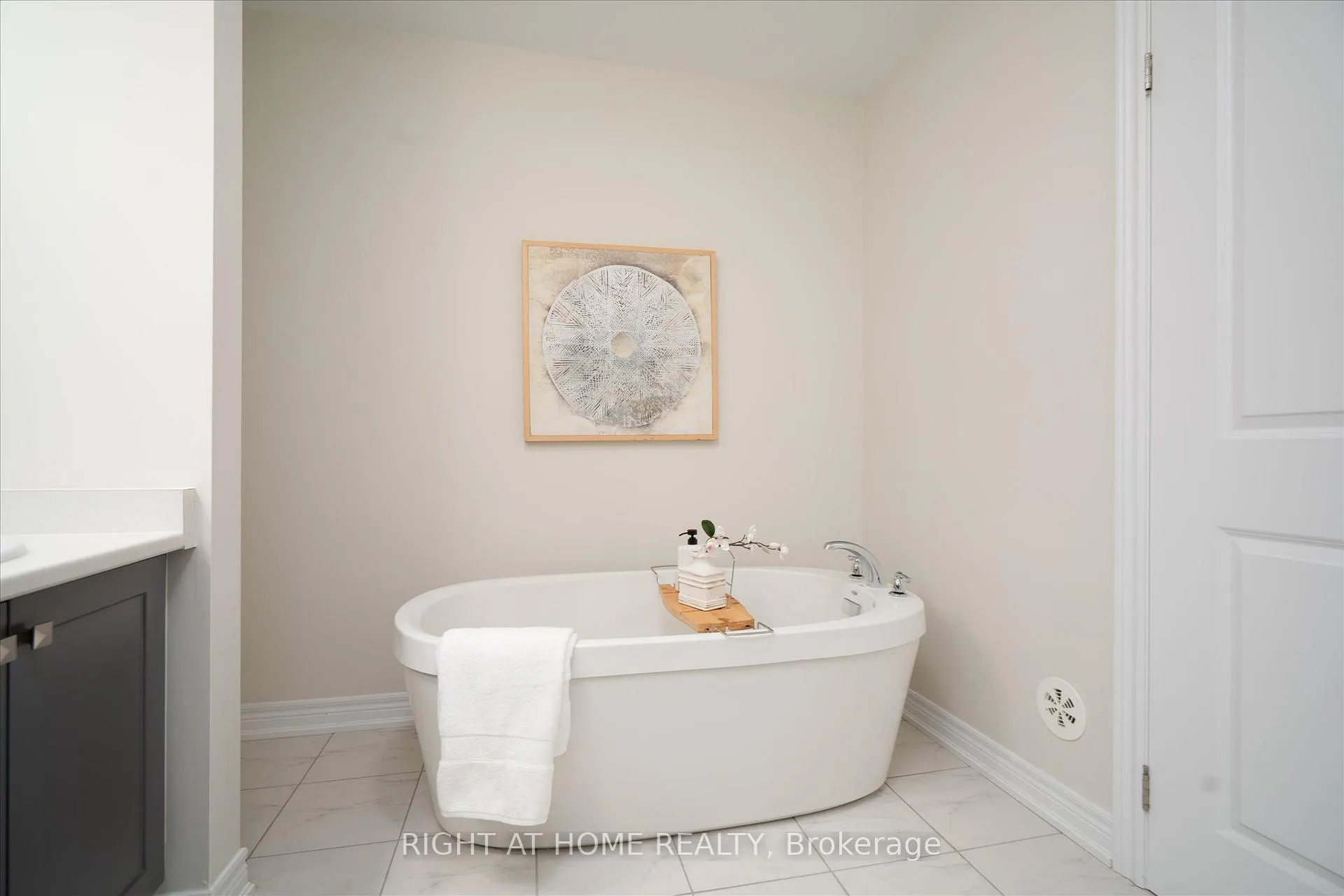 Photo 19 of 87 Dorian Drive, Whitby, Rural Whitby — HOMEH