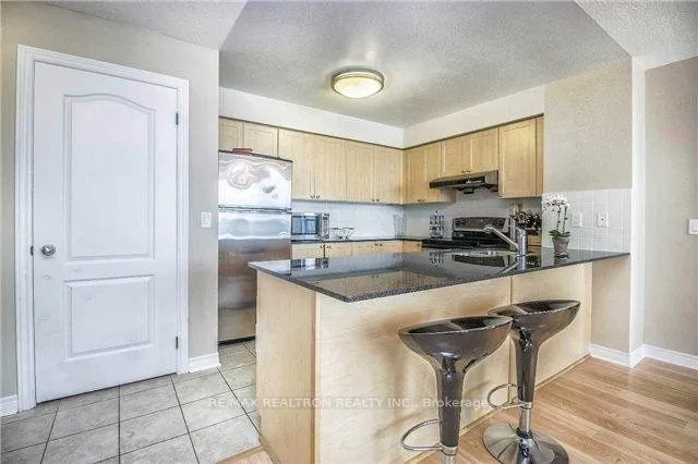 Photo 5 of Unit 1104, 15 North Park Road, Vaughan, Beverley Glen — HOMEH