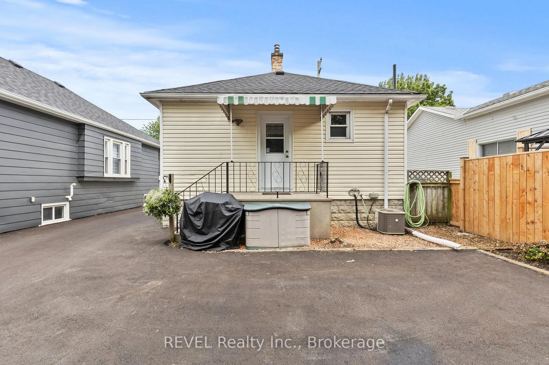 Photo 22 of 45 Mcghie Street, St. Catharines, Downtown — HOMEH