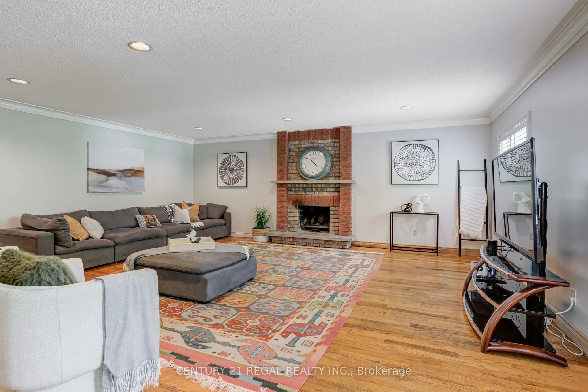 Photo 2 of 52 Ranee Avenue, Toronto, Englemount-Lawrence — HOMEH