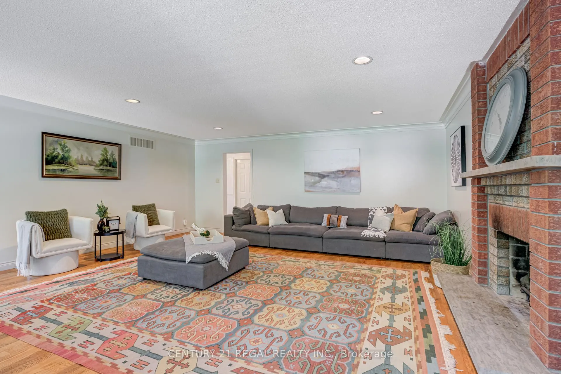 Photo 3 of 52 Ranee Avenue, Toronto, Englemount-Lawrence — HOMEH