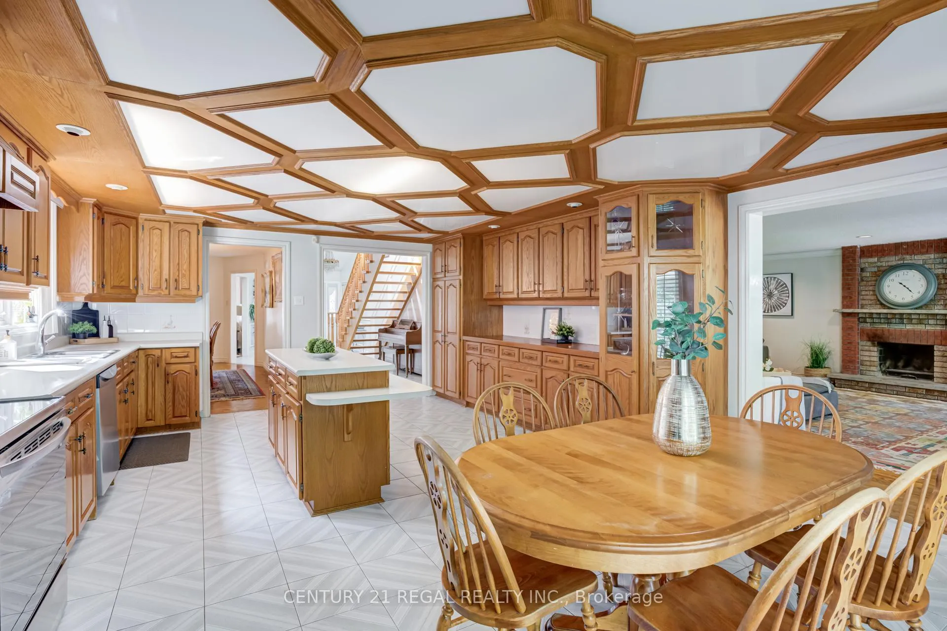 Photo 4 of 52 Ranee Avenue, Toronto, Englemount-Lawrence — HOMEH