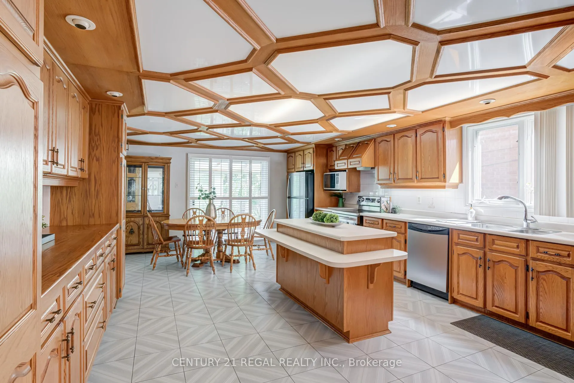 Photo 5 of 52 Ranee Avenue, Toronto, Englemount-Lawrence — HOMEH