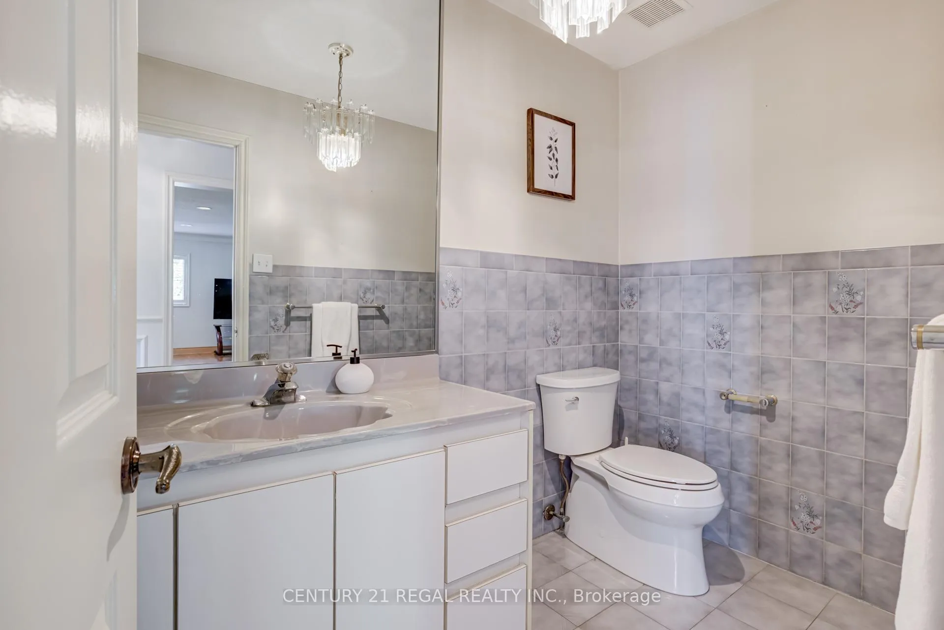 Photo 9 of 52 Ranee Avenue, Toronto, Englemount-Lawrence — HOMEH