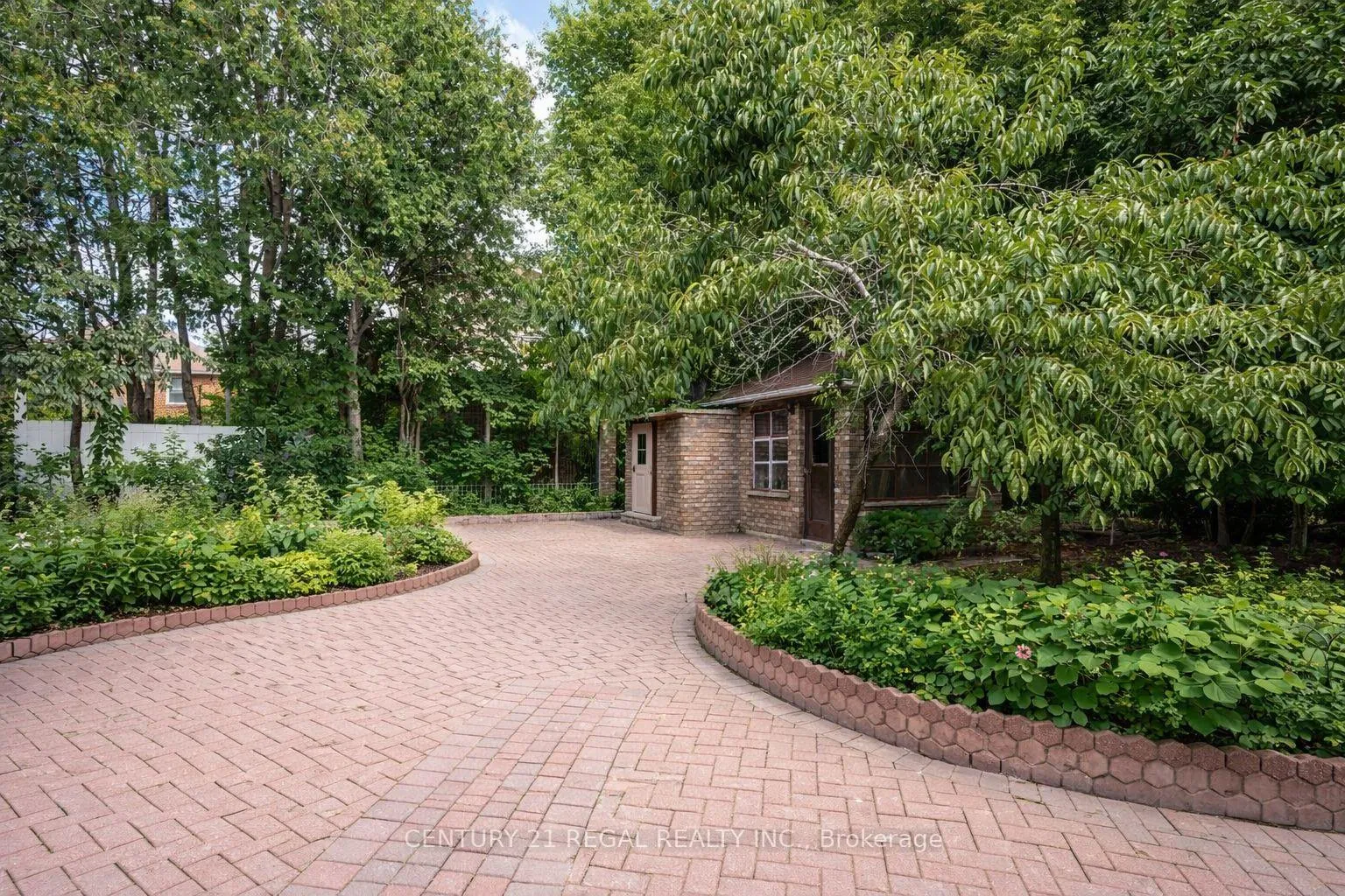 Photo 12 of 52 Ranee Avenue, Toronto, Englemount-Lawrence — HOMEH