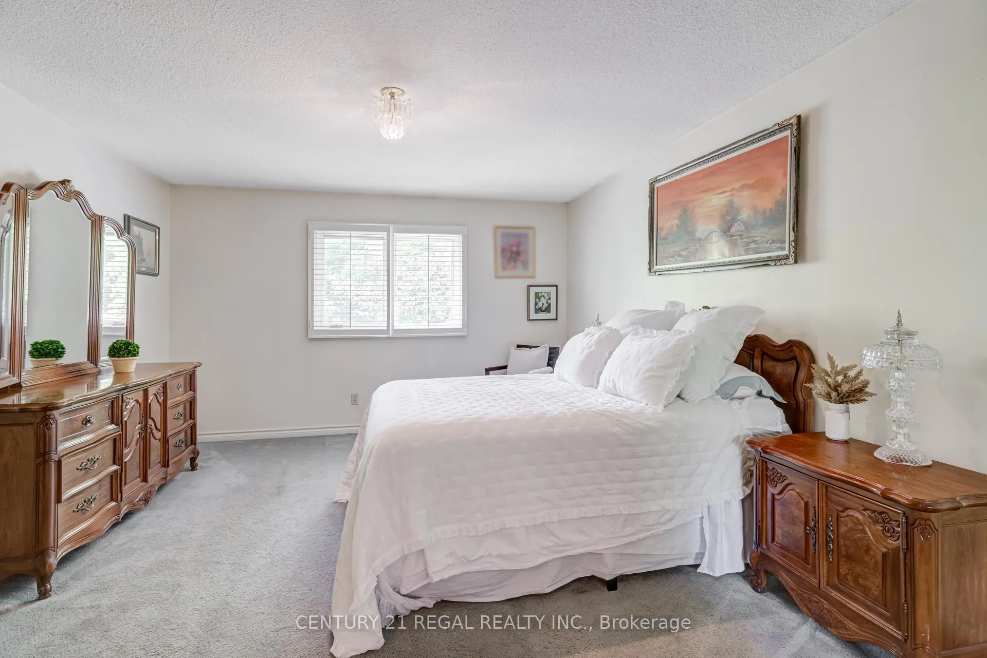 Photo 14 of 52 Ranee Avenue, Toronto, Englemount-Lawrence — HOMEH