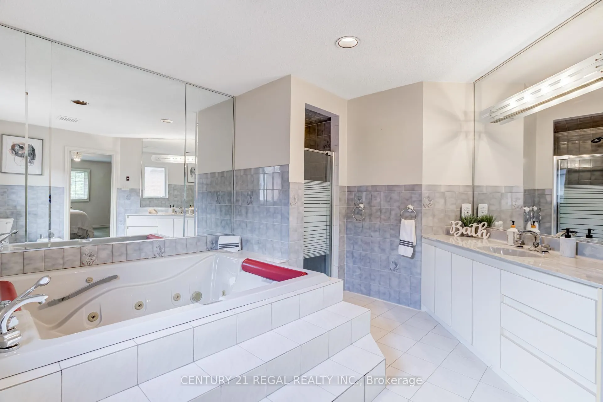 Photo 15 of 52 Ranee Avenue, Toronto, Englemount-Lawrence — HOMEH
