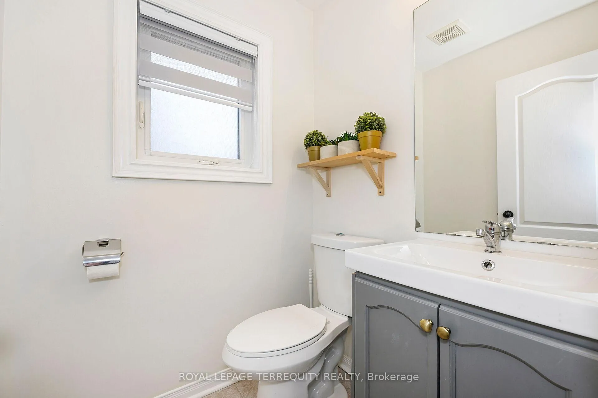 Photo 7 of 82 Timberwolf Crescent, Vaughan, Vellore Village — HOMEH
