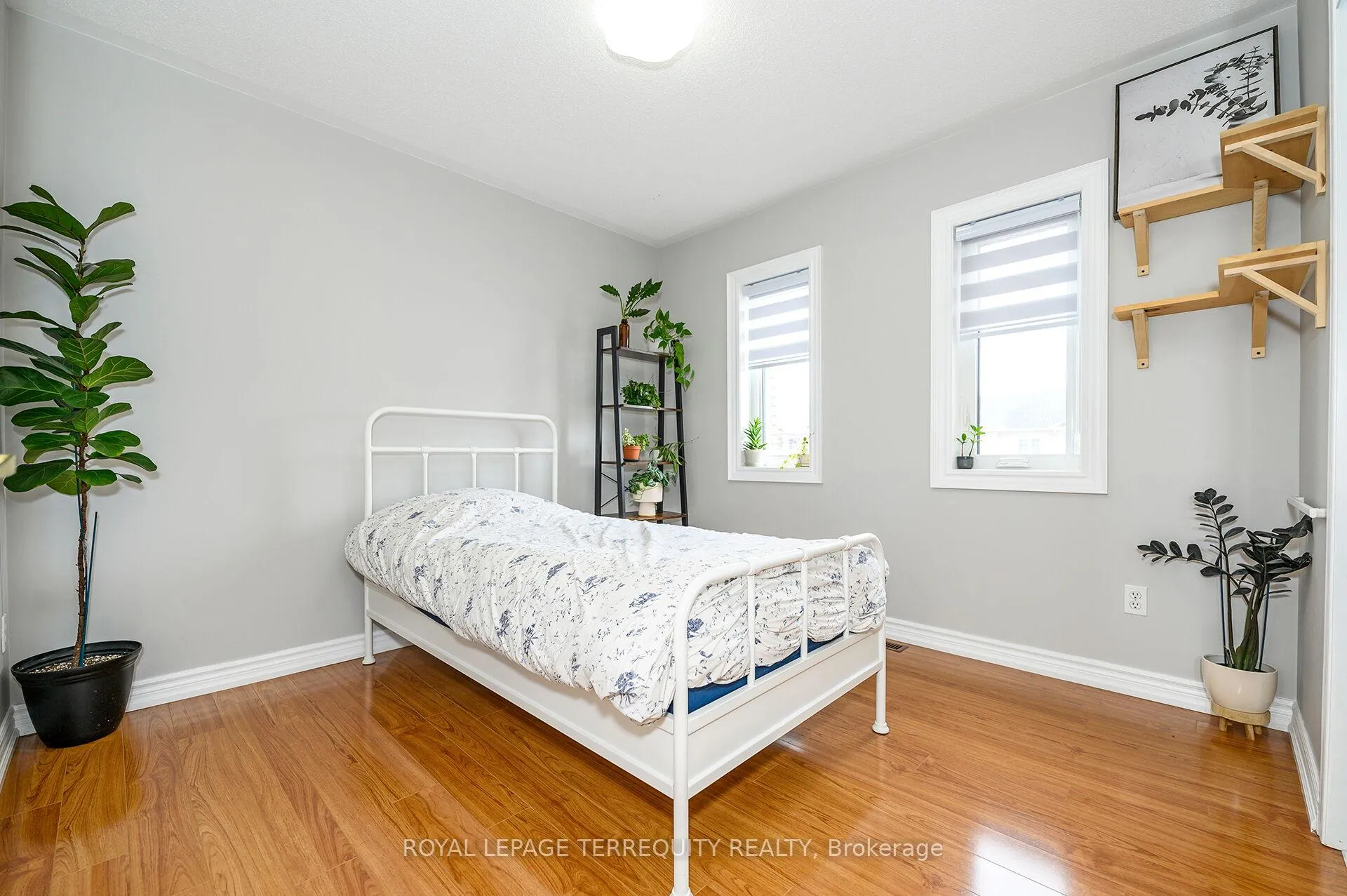 Photo 13 of 82 Timberwolf Crescent, Vaughan, Vellore Village — HOMEH