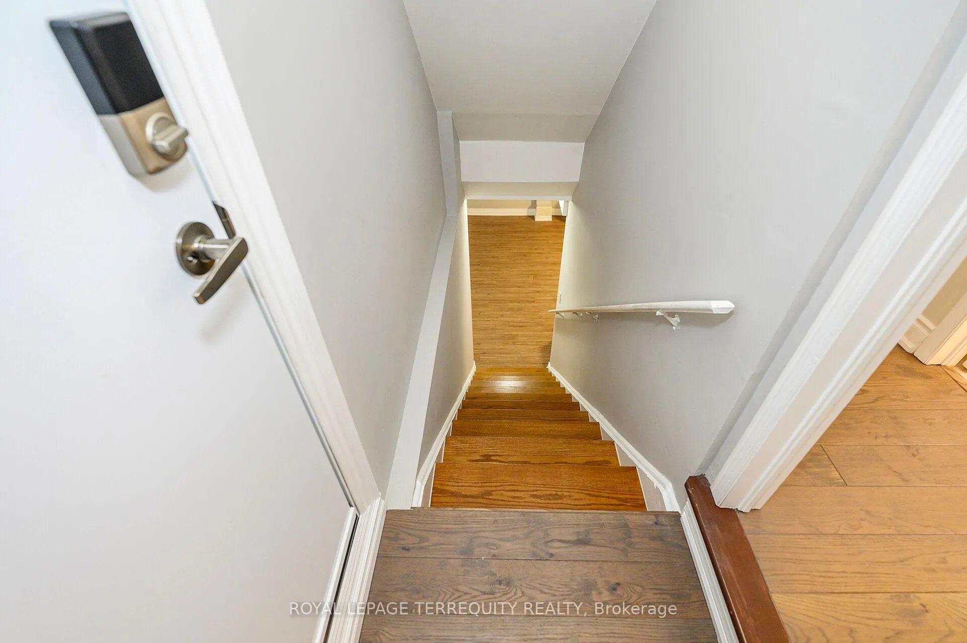 Photo 17 of 82 Timberwolf Crescent, Vaughan, Vellore Village — HOMEH