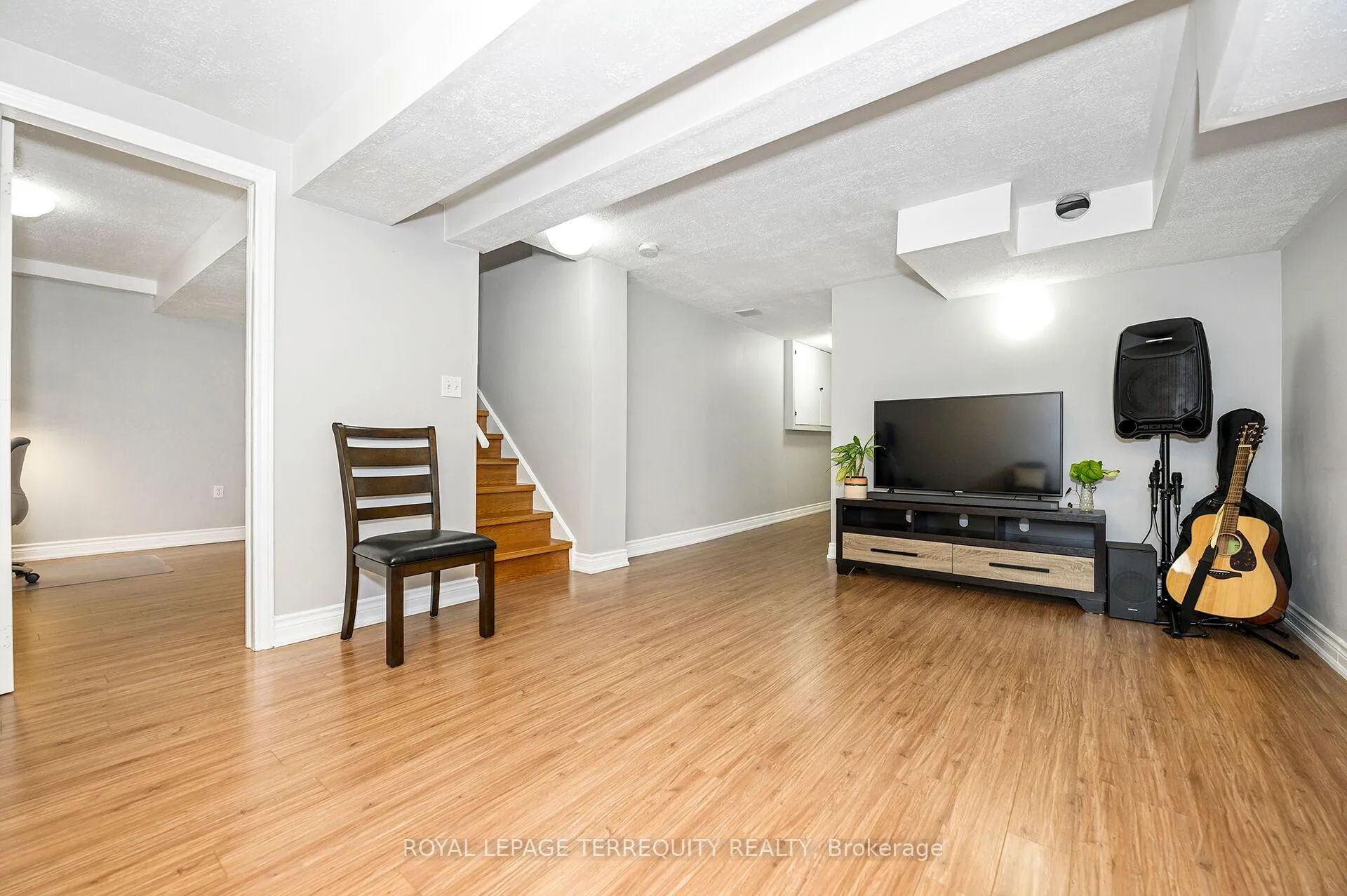 Photo 18 of 82 Timberwolf Crescent, Vaughan, Vellore Village — HOMEH