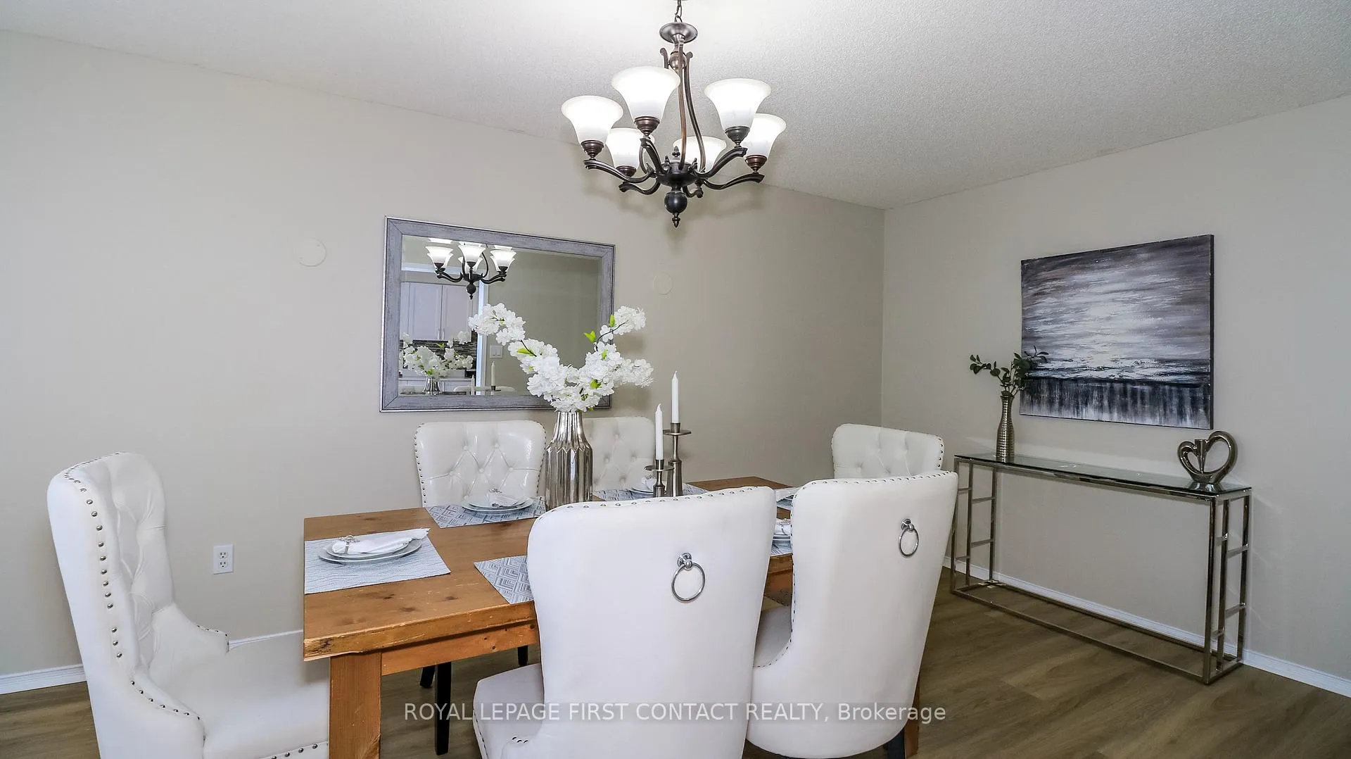 Photo 14 of 28 Violet Street, Barrie, Holly — HOMEH