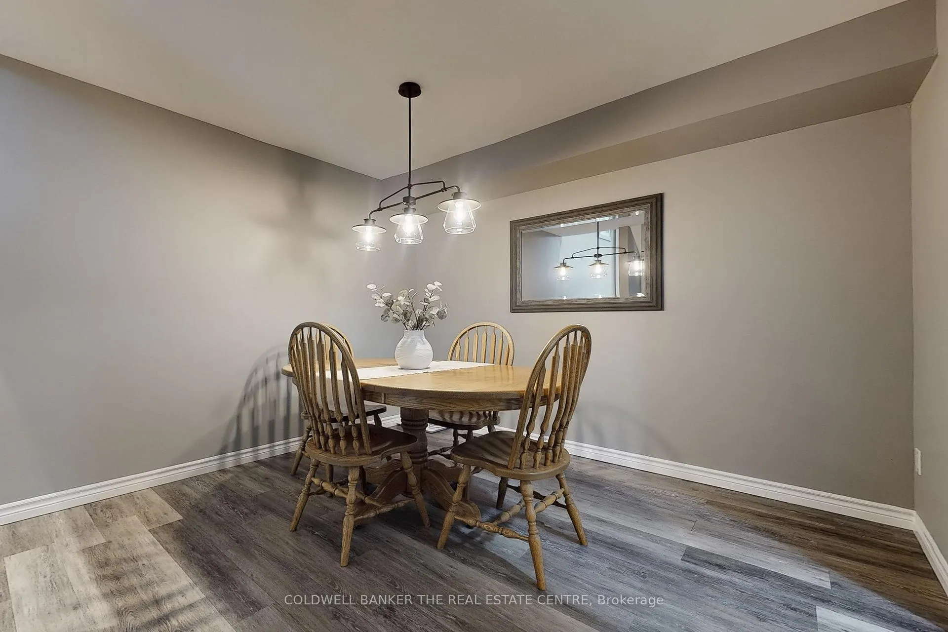 Photo 7 of Unit 195, 195 Milestone Crescent, Aurora, Aurora Village — HOMEH