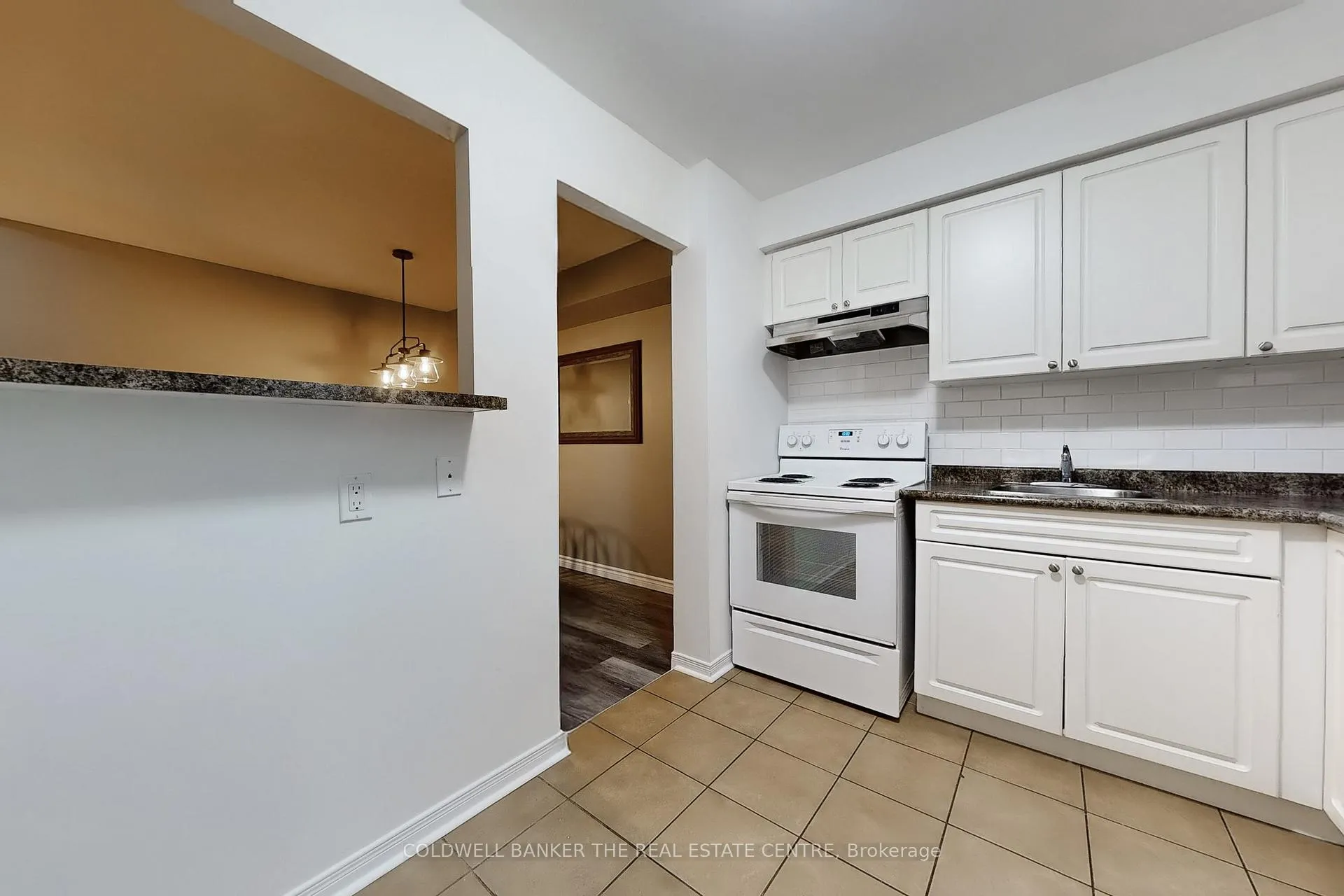 Photo 10 of Unit 195, 195 Milestone Crescent, Aurora, Aurora Village — HOMEH