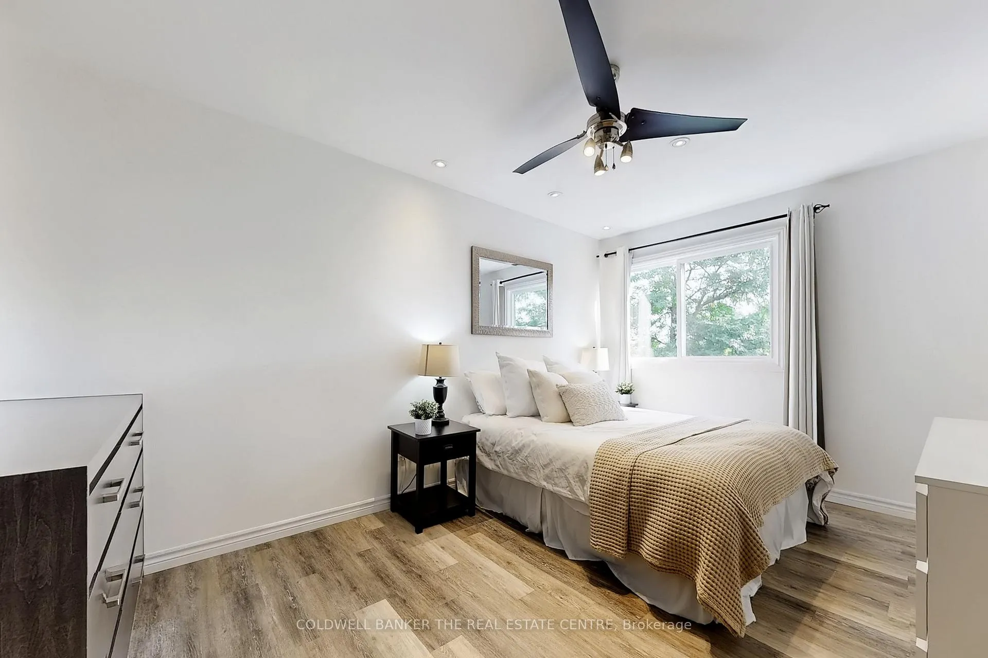Photo 14 of Unit 195, 195 Milestone Crescent, Aurora, Aurora Village — HOMEH