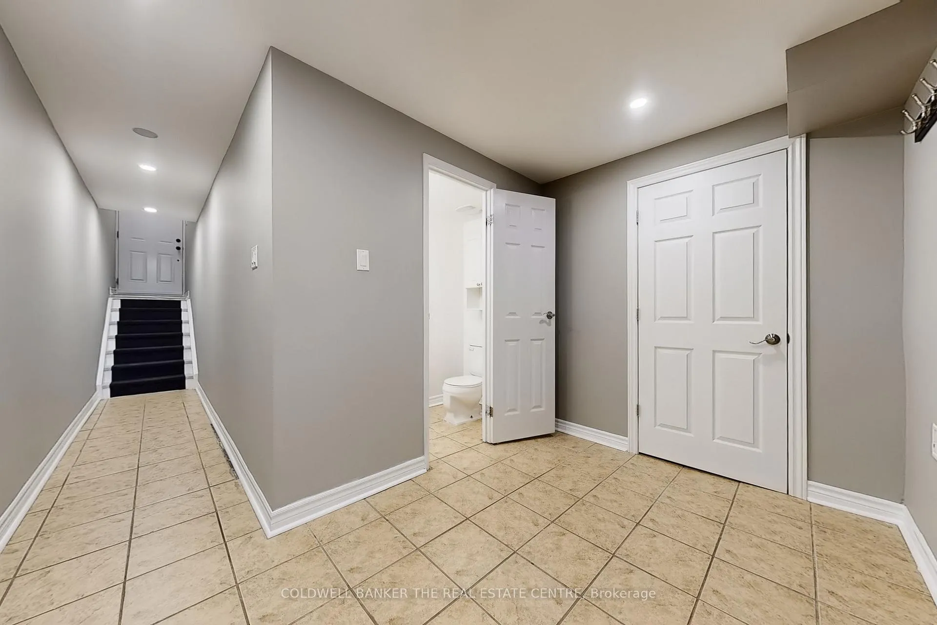 Photo 23 of Unit 195, 195 Milestone Crescent, Aurora, Aurora Village — HOMEH