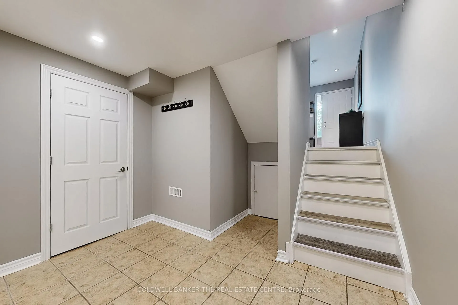 Photo 24 of Unit 195, 195 Milestone Crescent, Aurora, Aurora Village — HOMEH