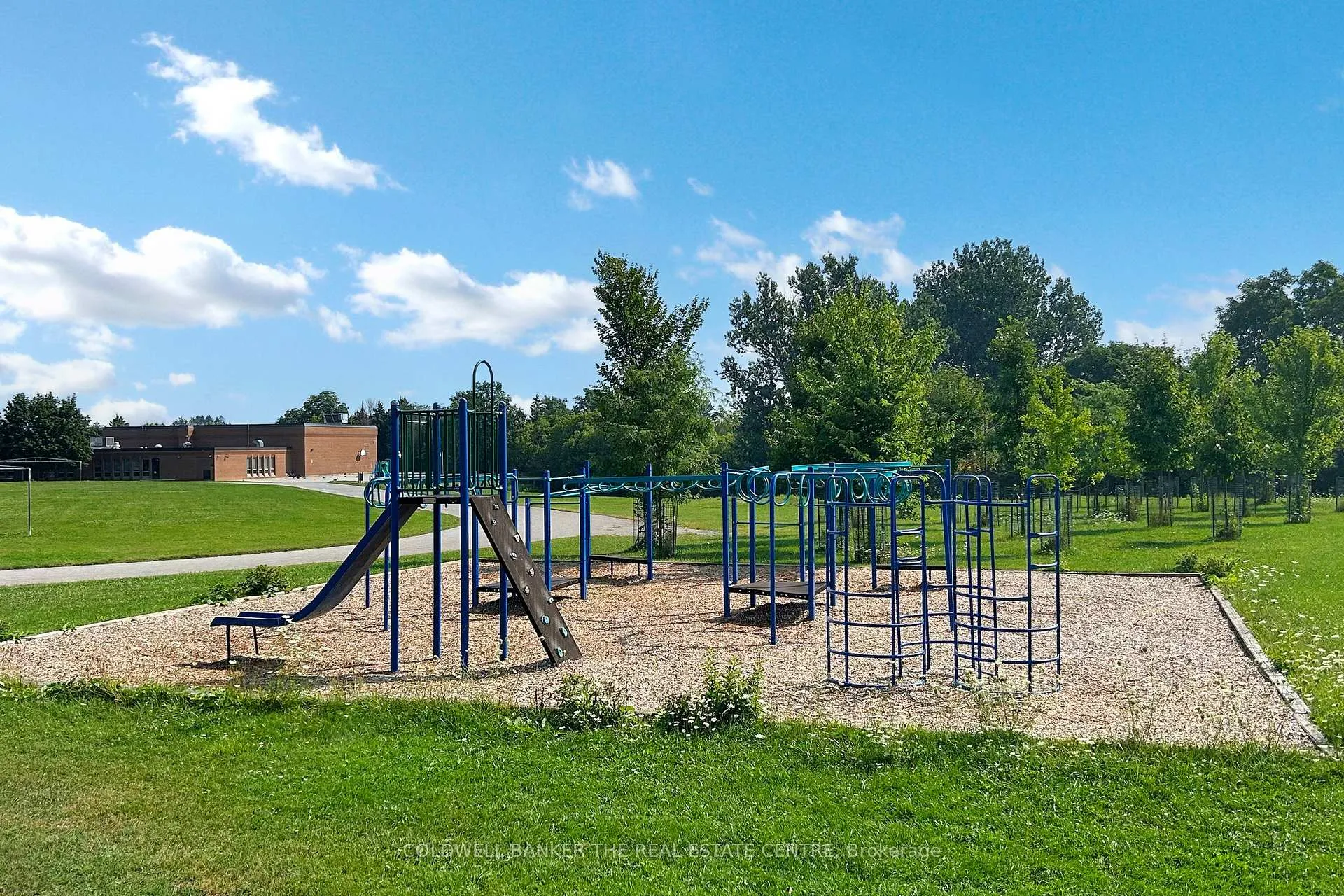 Photo 33 of Unit 195, 195 Milestone Crescent, Aurora, Aurora Village — HOMEH