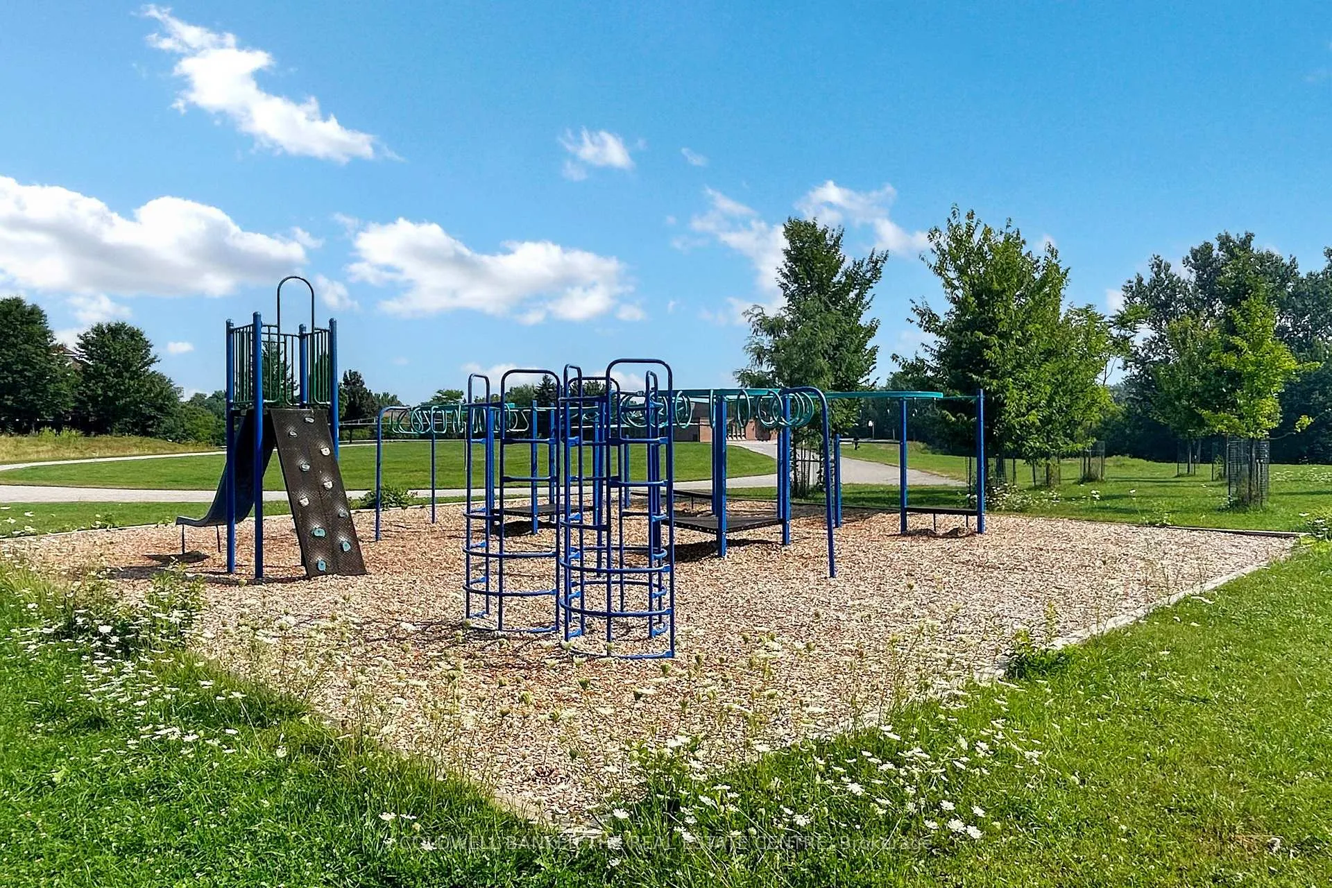 Photo 34 of Unit 195, 195 Milestone Crescent, Aurora, Aurora Village — HOMEH