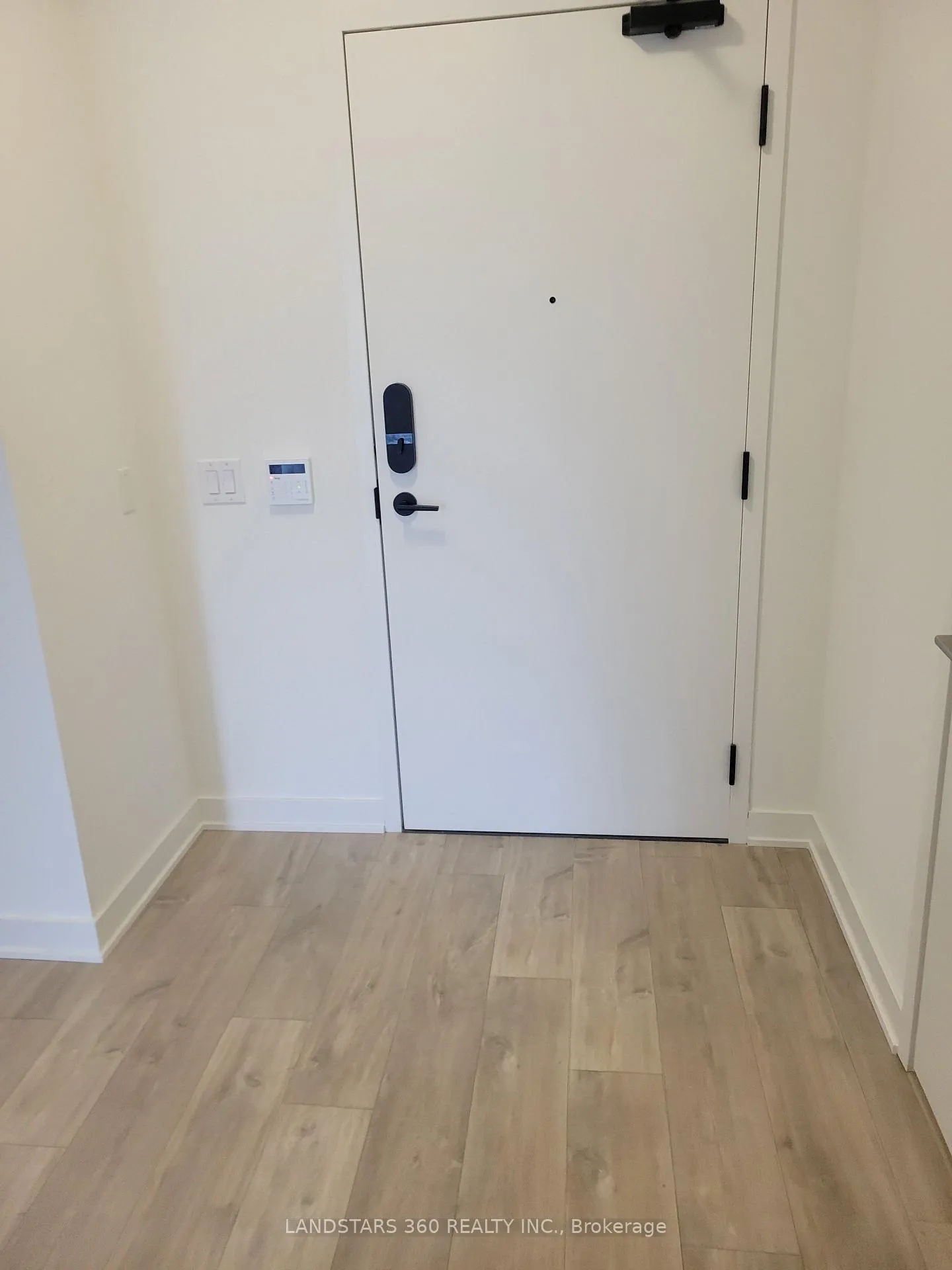Photo 2 of Unit 1609, 100 Dalhousie Street, Toronto, Church-Yonge Corridor — HOMEH