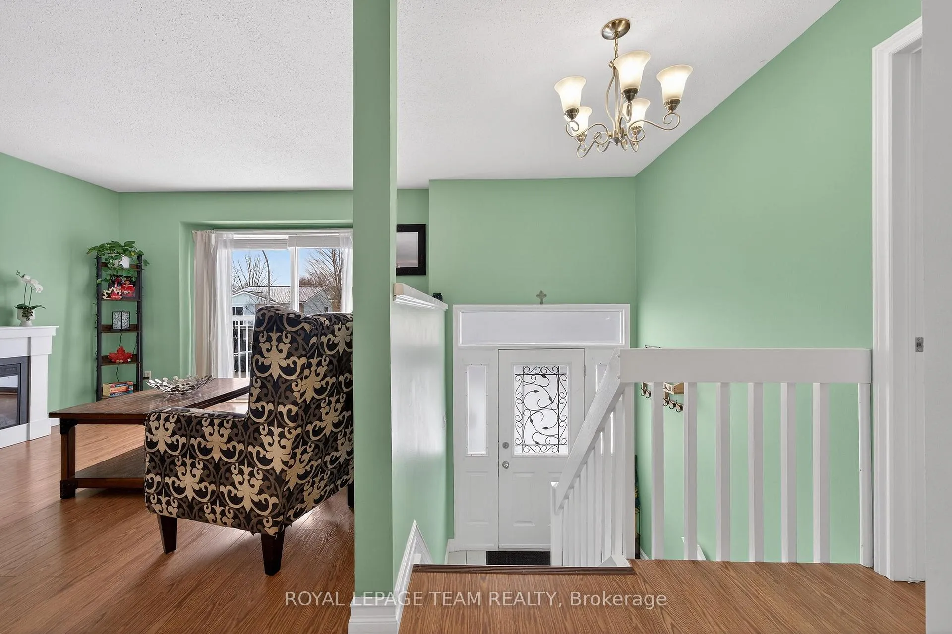 Photo 3 of 78 Merrick Street, Smiths Falls — HOMEH