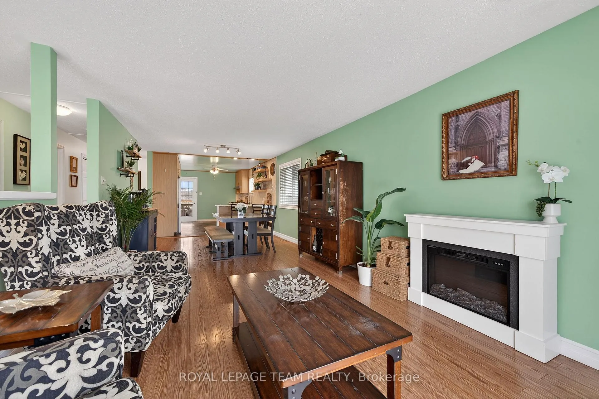 Photo 5 of 78 Merrick Street, Smiths Falls — HOMEH
