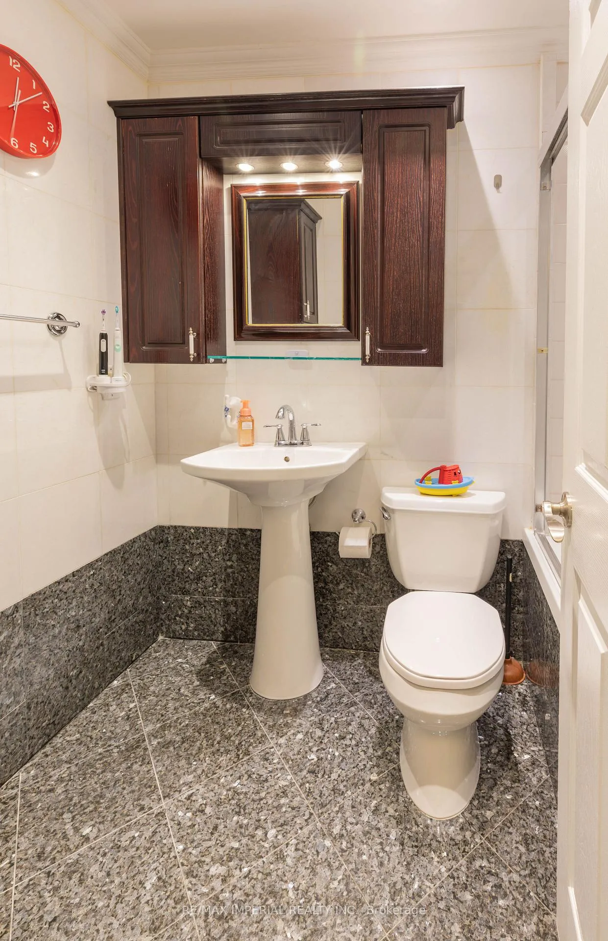 Photo 16 of Unit 913, 555 Yonge Street, Toronto, Church-Yonge Corridor — HOMEH