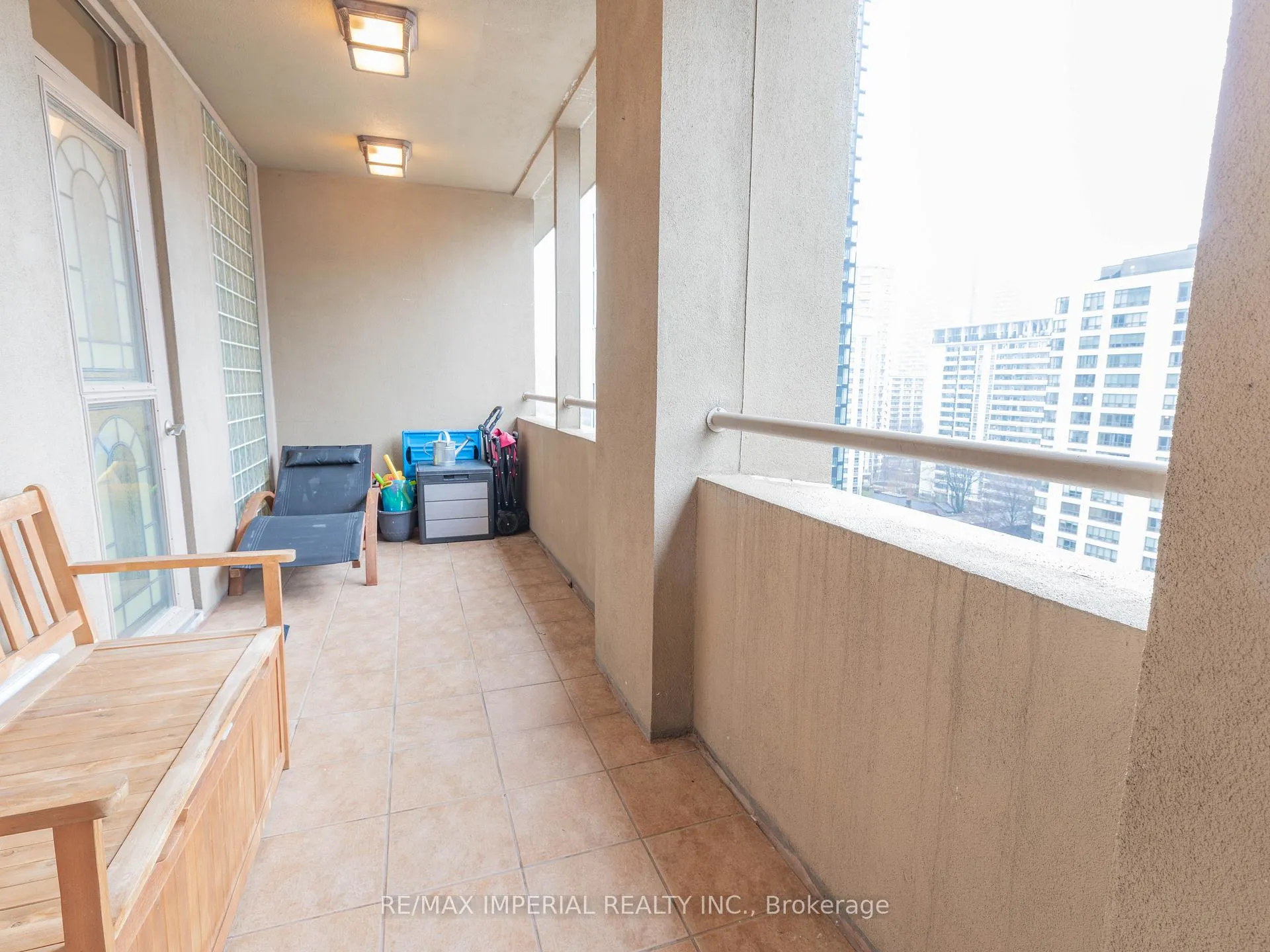 Photo 18 of Unit 913, 555 Yonge Street, Toronto, Church-Yonge Corridor — HOMEH
