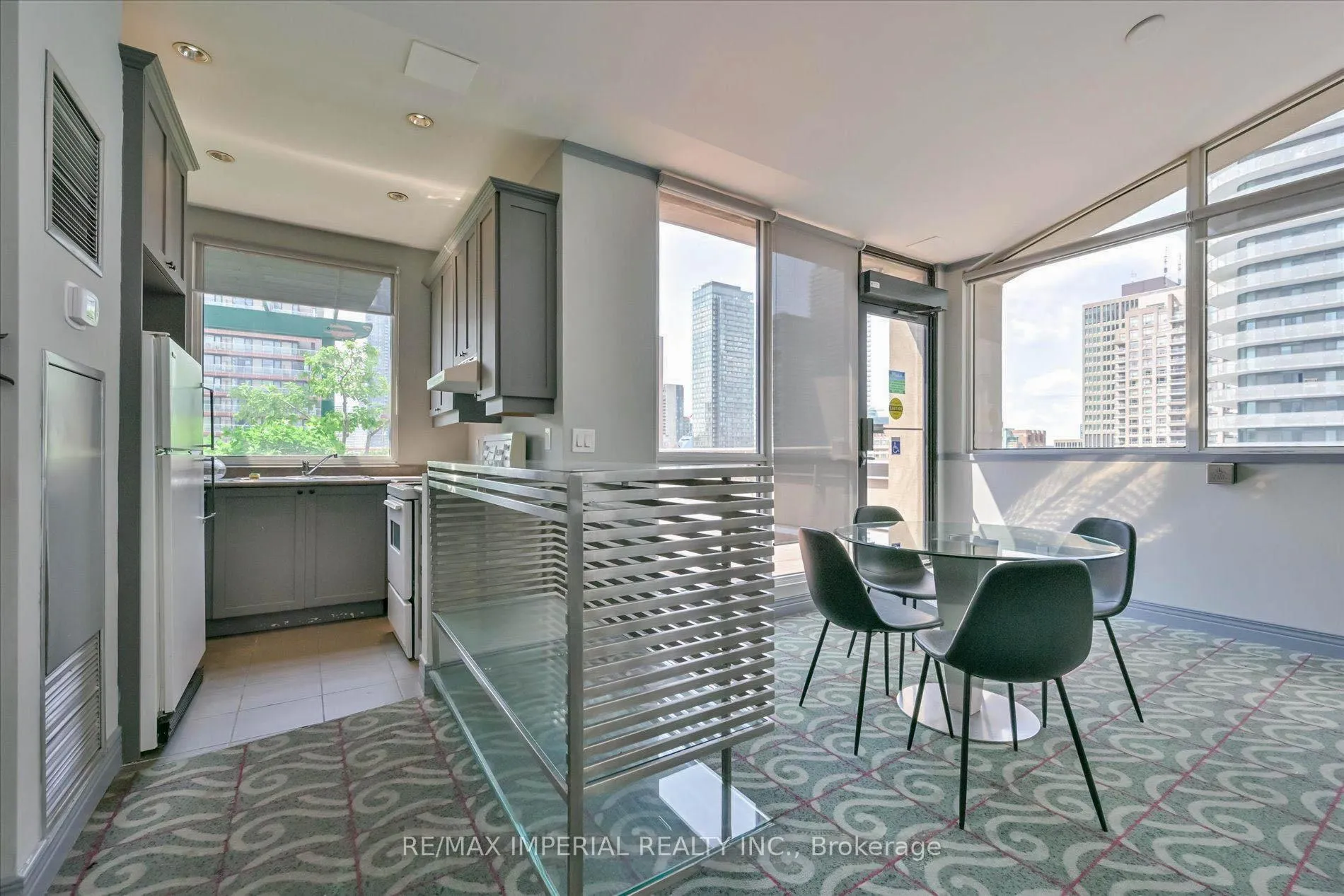 Photo 24 of Unit 913, 555 Yonge Street, Toronto, Church-Yonge Corridor — HOMEH