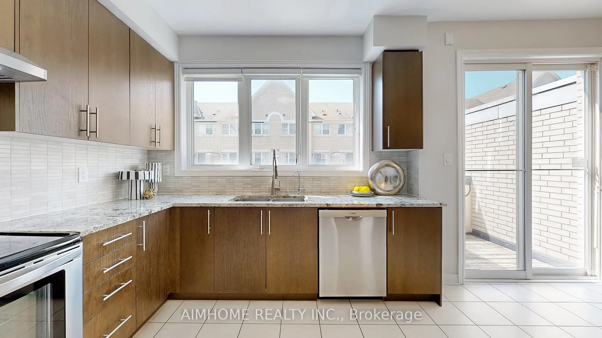 Photo 13 of 23 Victor Herbert Way, Markham, Cathedraltown — HOMEH
