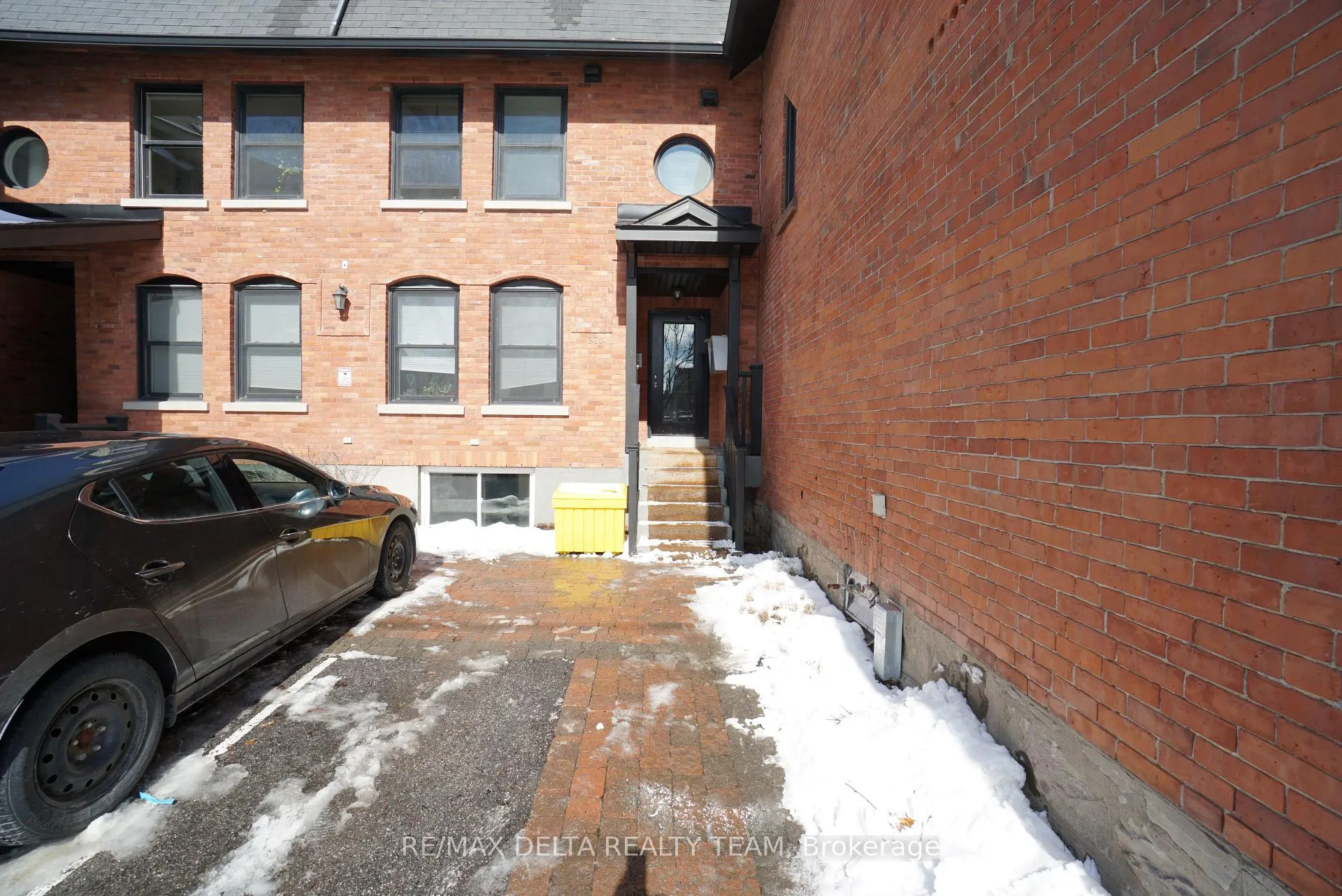 Photo 2 of Unit 2, 271 Mcleod Street, Ottawa, Ottawa Centre — HOMEH