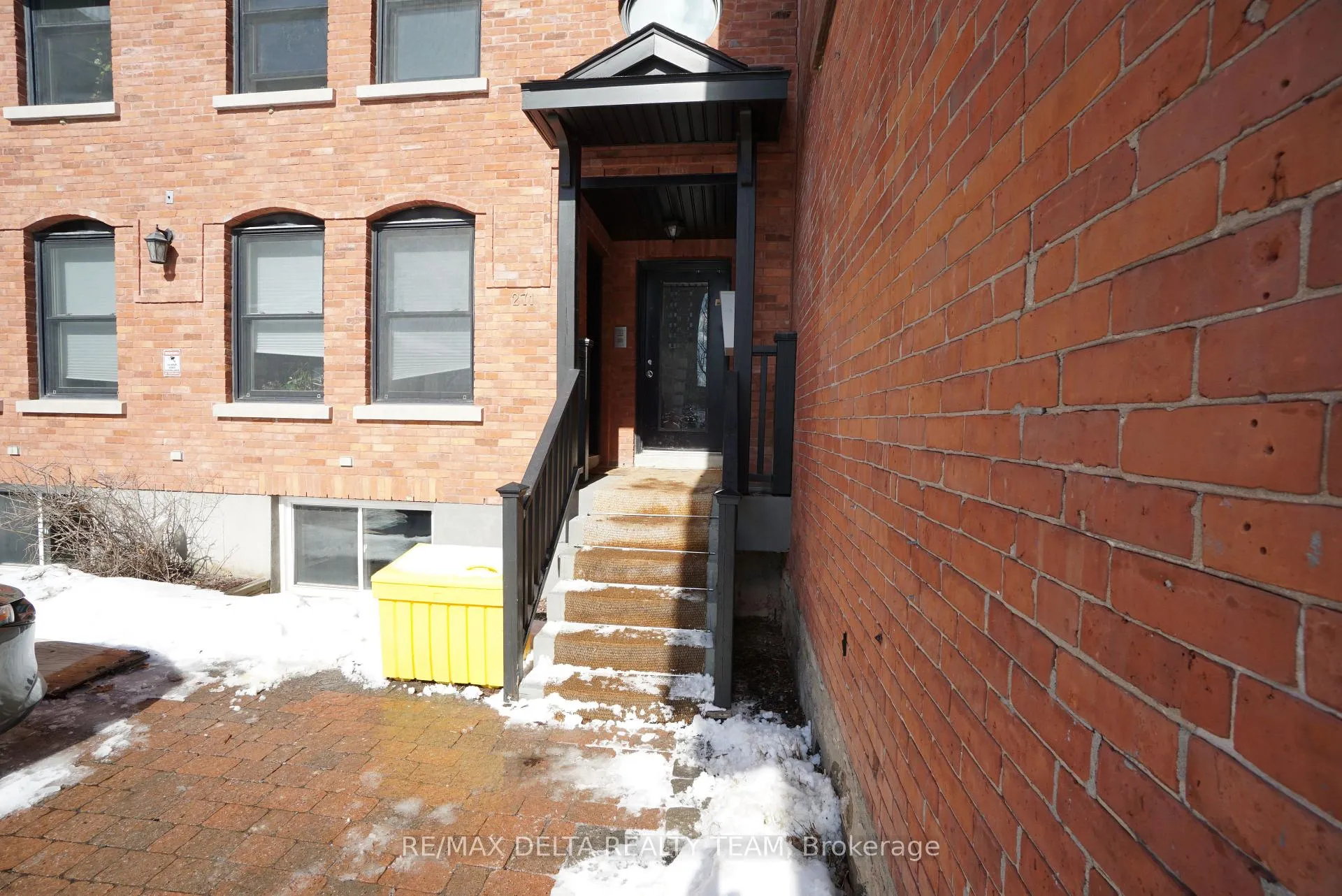Photo 3 of Unit 2, 271 Mcleod Street, Ottawa, Ottawa Centre — HOMEH