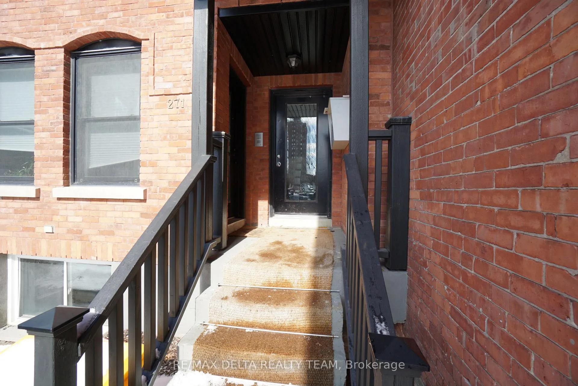Photo 4 of Unit 2, 271 Mcleod Street, Ottawa, Ottawa Centre — HOMEH