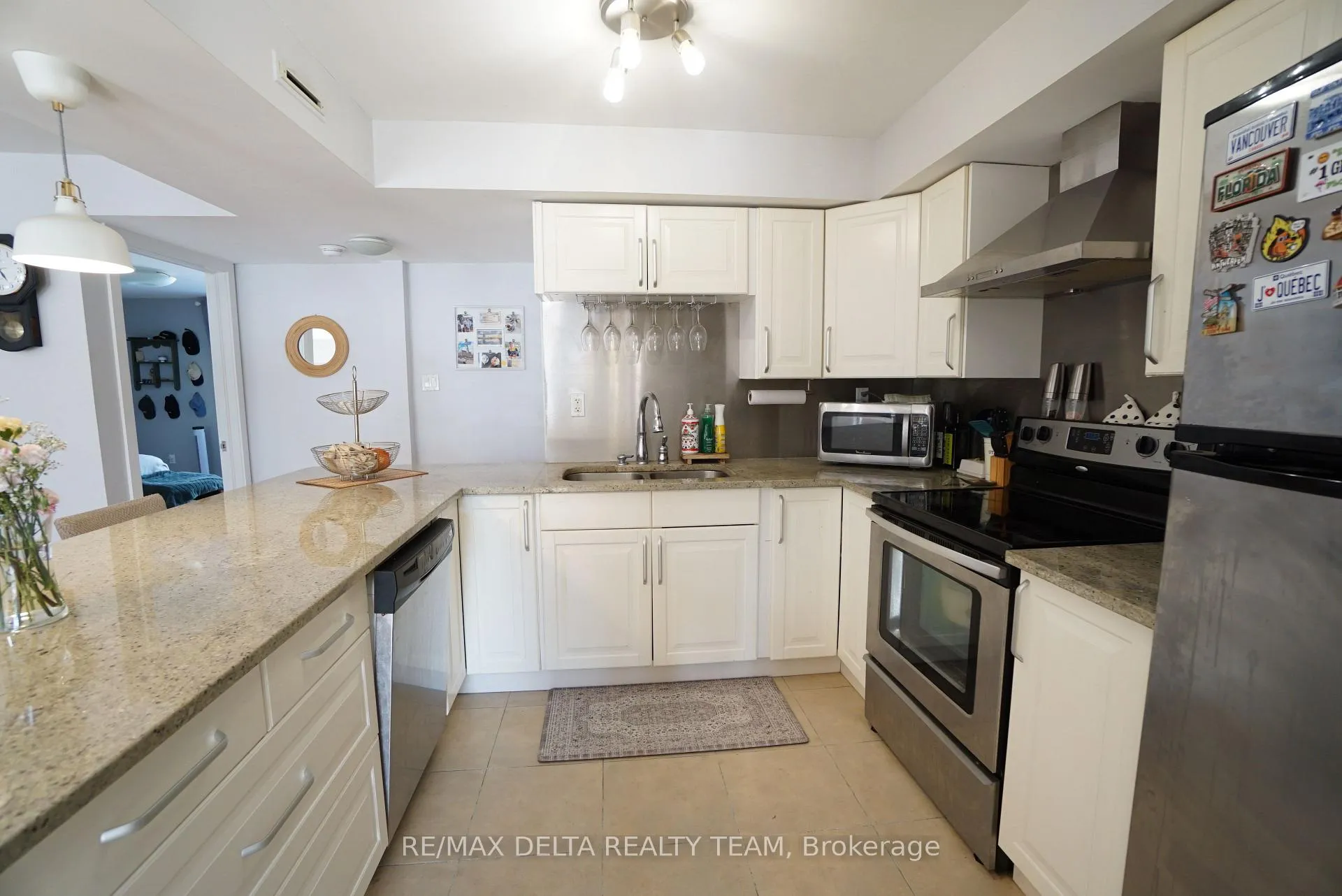 Photo 10 of Unit 2, 271 Mcleod Street, Ottawa, Ottawa Centre — HOMEH