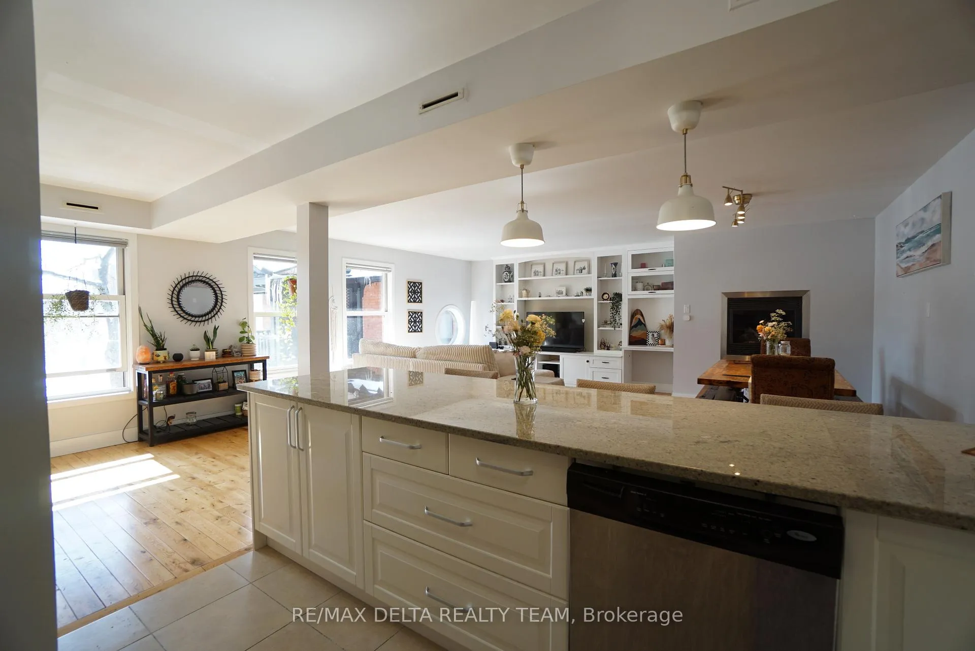 Photo 11 of Unit 2, 271 Mcleod Street, Ottawa, Ottawa Centre — HOMEH