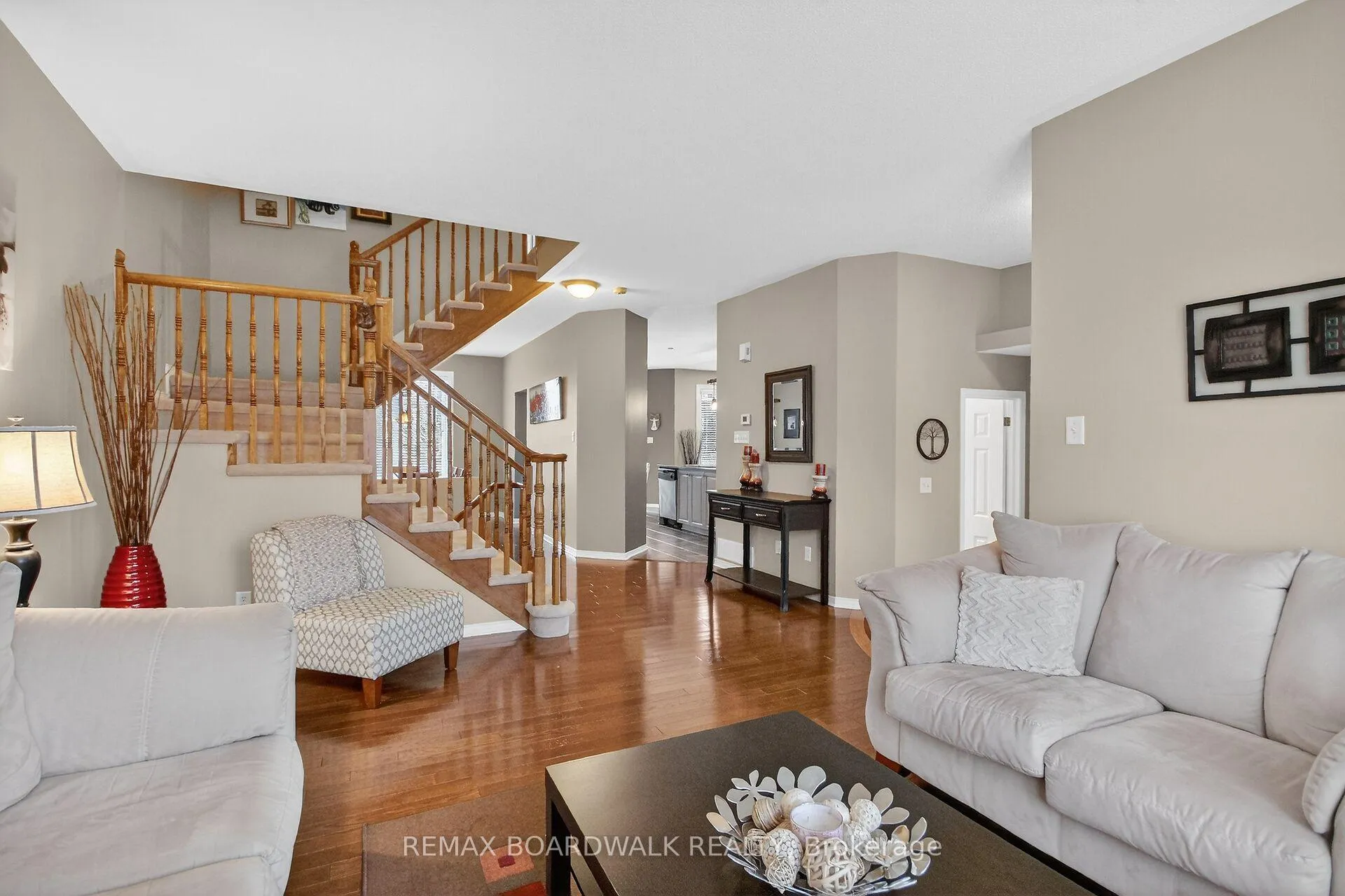 Photo 4 of 309 Chestermere Crescent, Ottawa, Barrhaven - Strandherd — HOMEH
