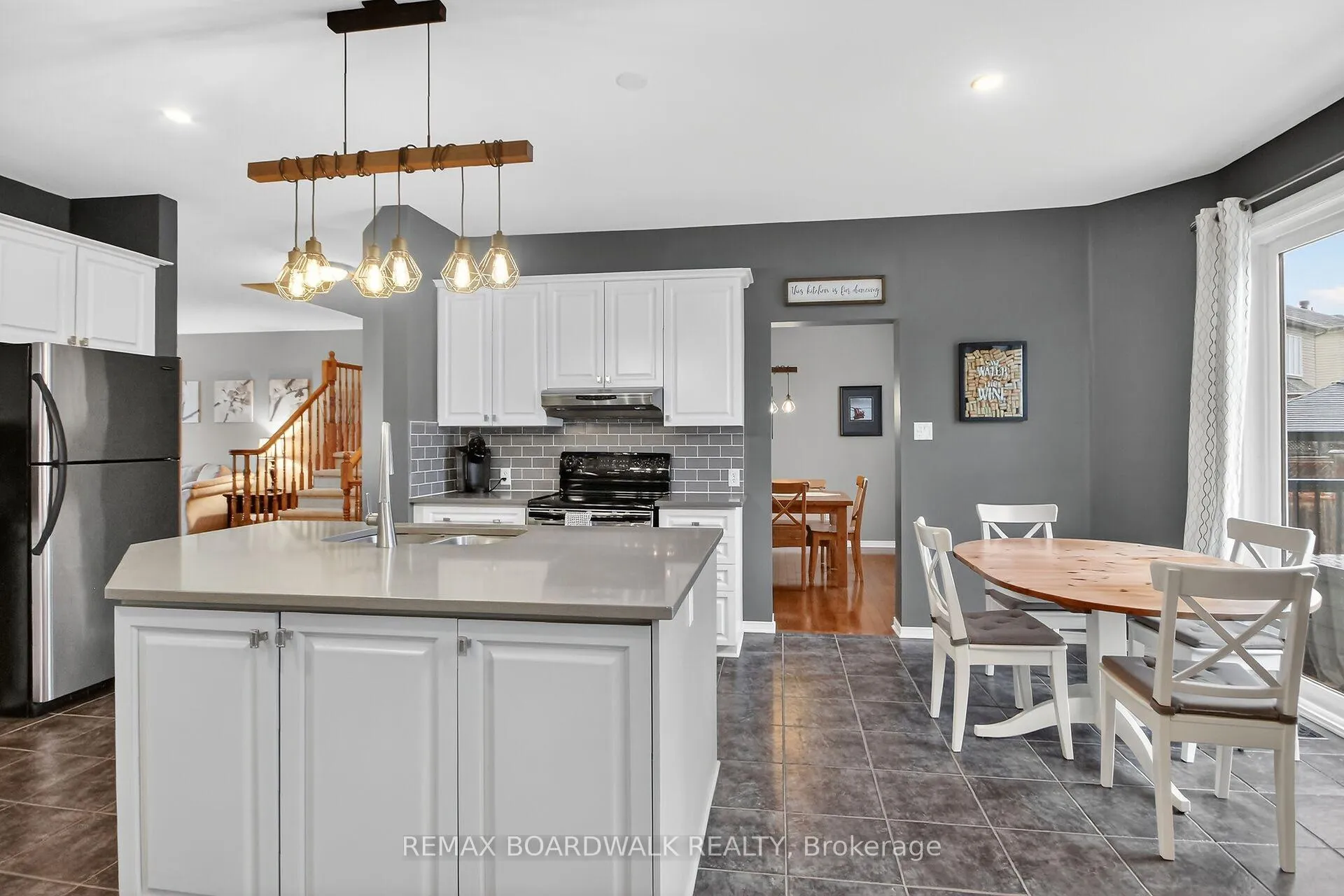 Photo 11 of 309 Chestermere Crescent, Ottawa, Barrhaven - Strandherd — HOMEH