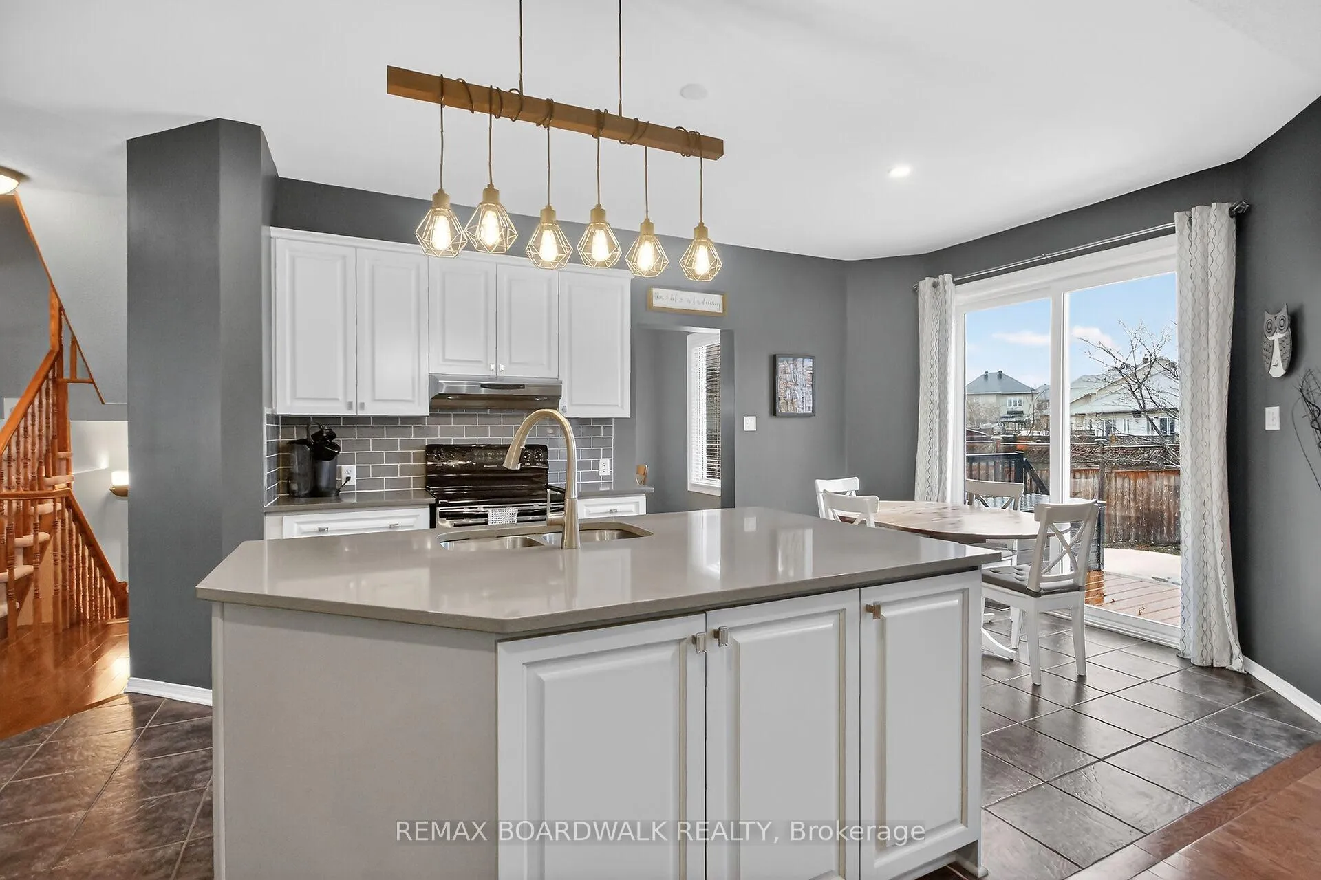 Photo 12 of 309 Chestermere Crescent, Ottawa, Barrhaven - Strandherd — HOMEH