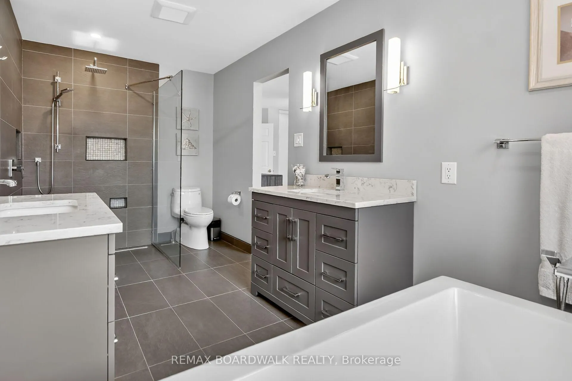 Photo 21 of 309 Chestermere Crescent, Ottawa, Barrhaven - Strandherd — HOMEH