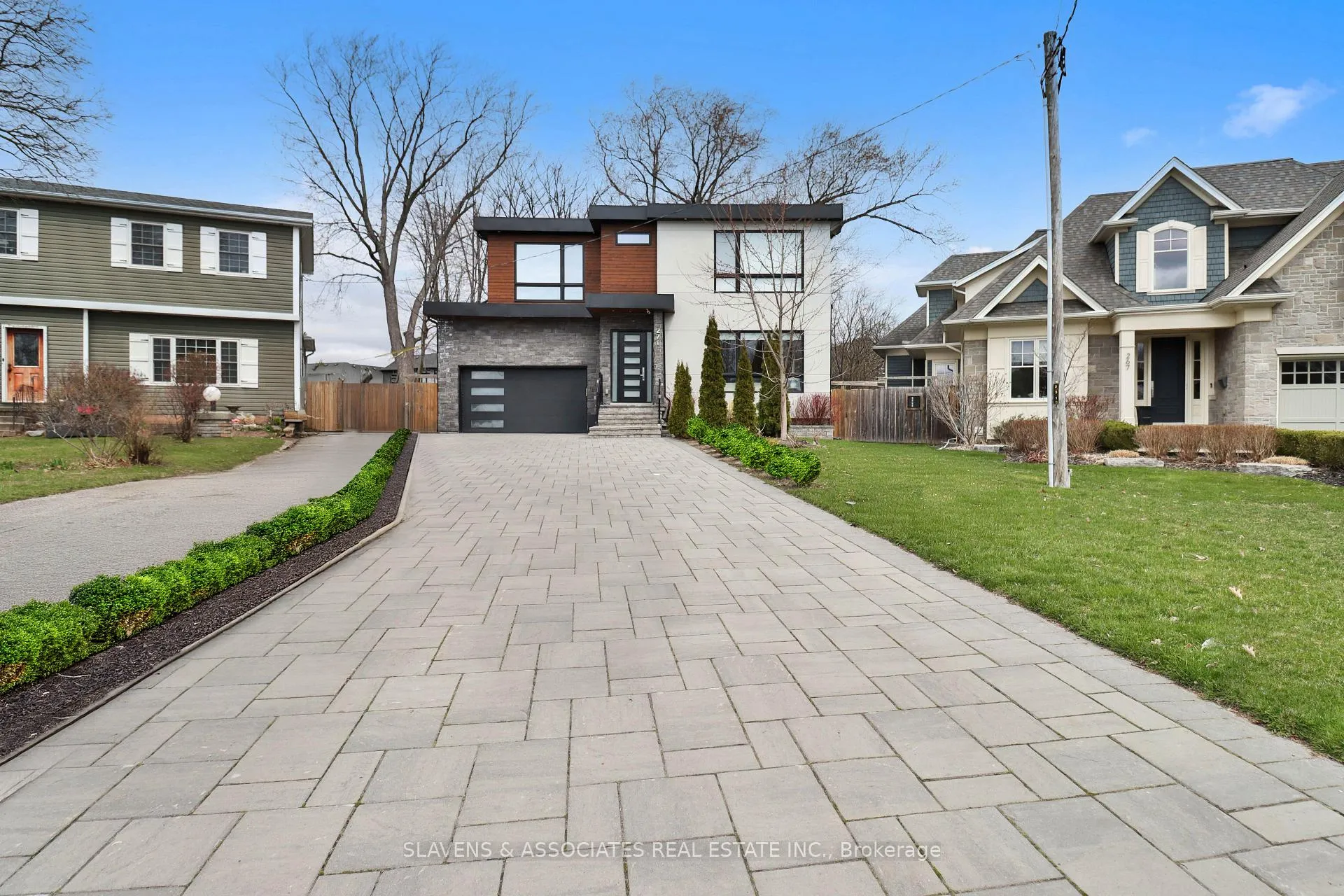 Photo 2 of 271 Jennings Crescent, Oakville, Bronte — HOMEH
