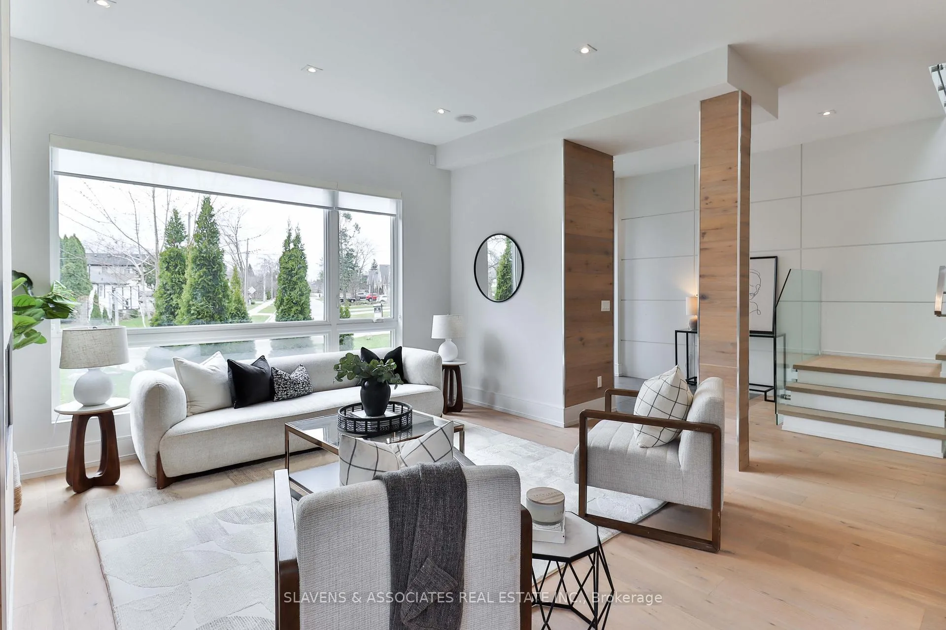 Photo 4 of 271 Jennings Crescent, Oakville, Bronte — HOMEH