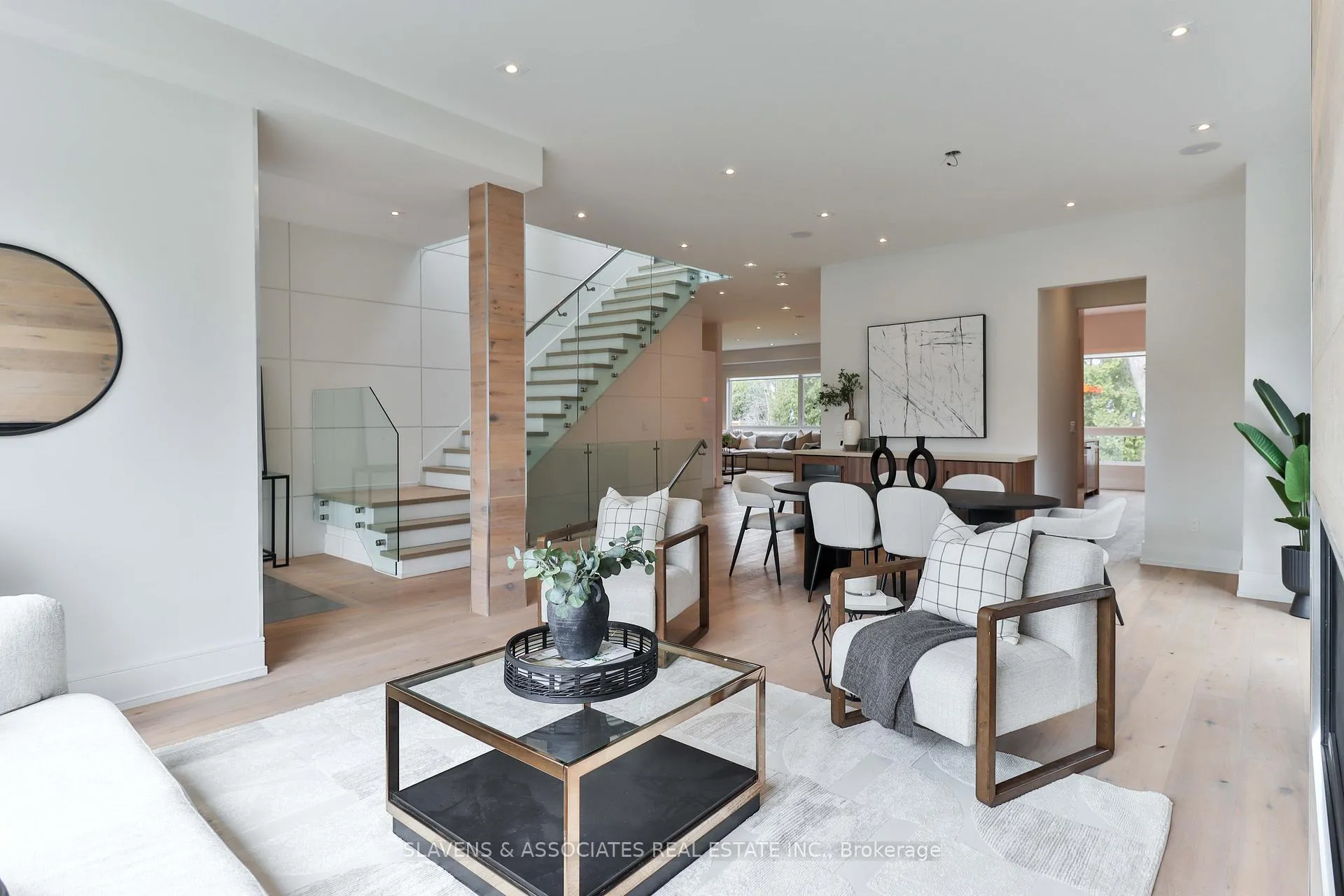 Photo 6 of 271 Jennings Crescent, Oakville, Bronte — HOMEH