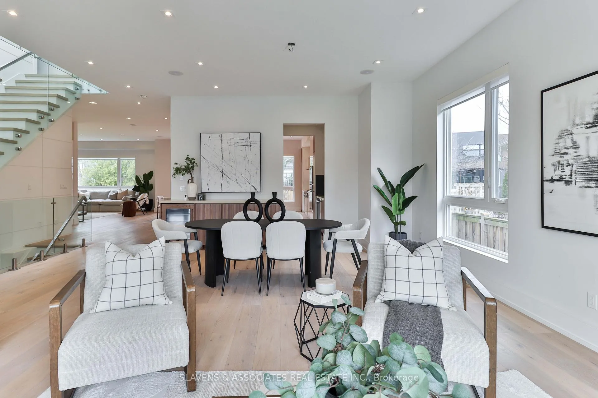 Photo 7 of 271 Jennings Crescent, Oakville, Bronte — HOMEH