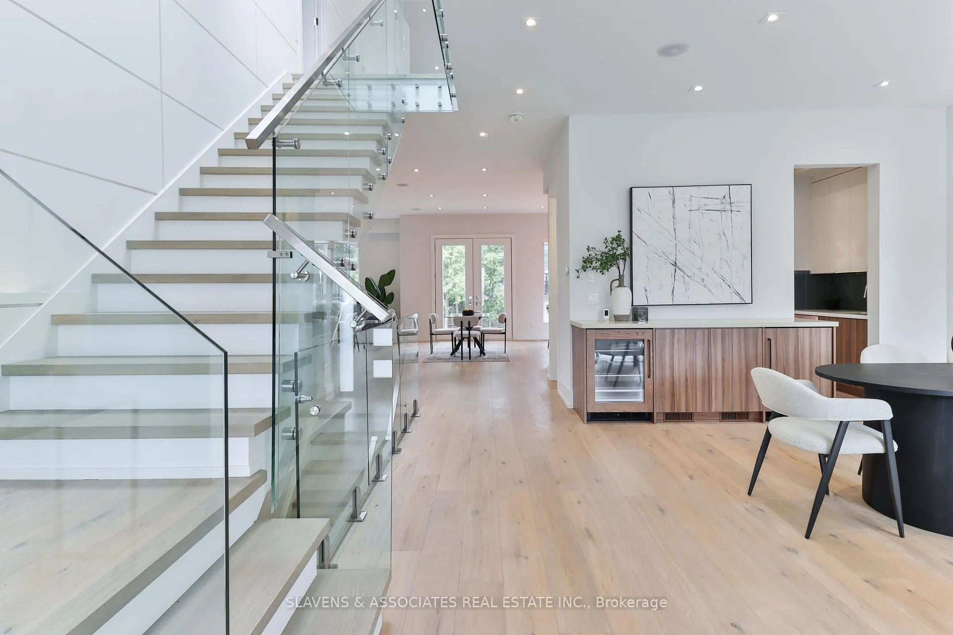Photo 9 of 271 Jennings Crescent, Oakville, Bronte — HOMEH