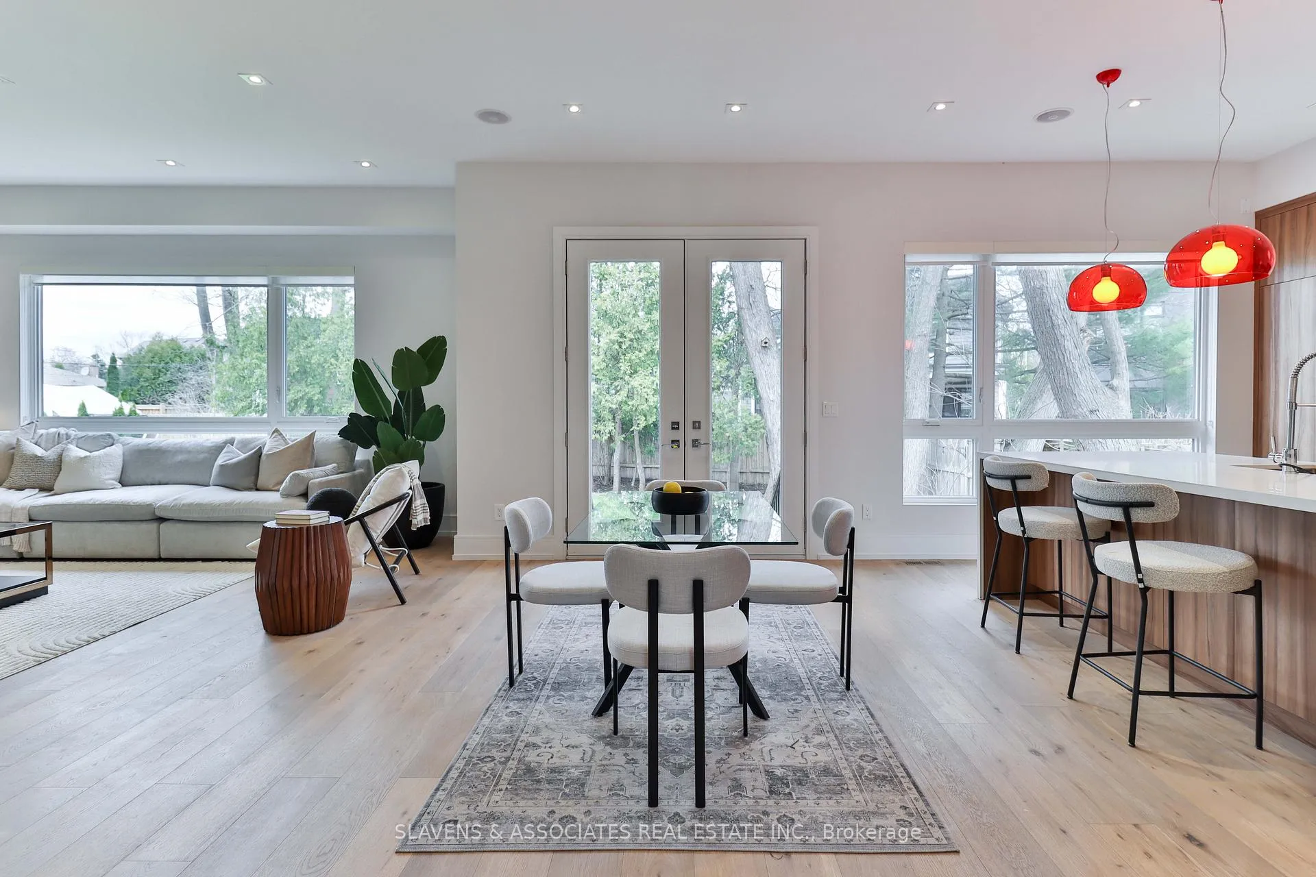 Photo 10 of 271 Jennings Crescent, Oakville, Bronte — HOMEH