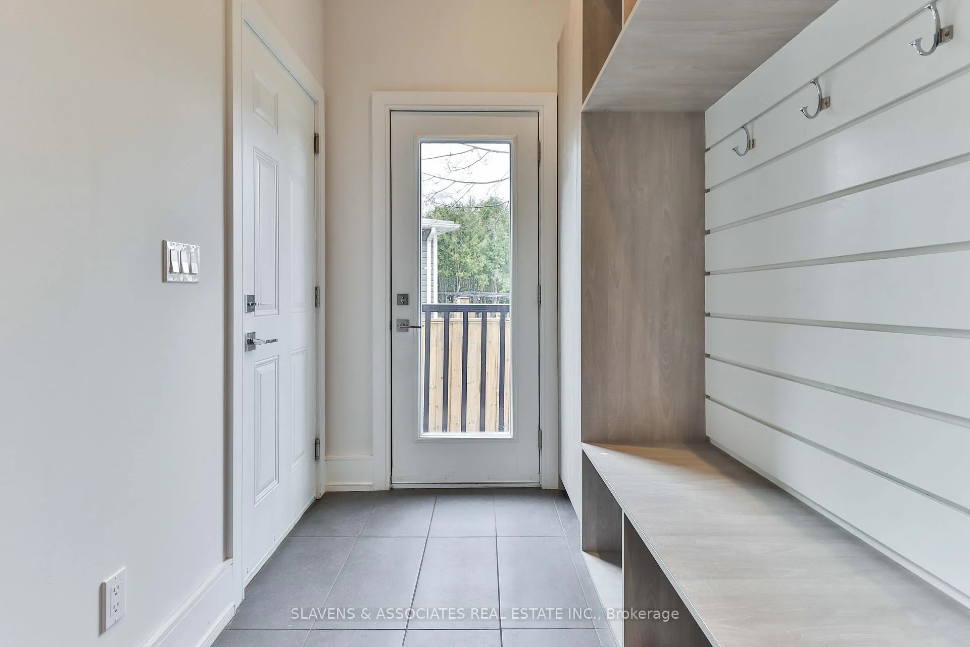 Photo 17 of 271 Jennings Crescent, Oakville, Bronte — HOMEH