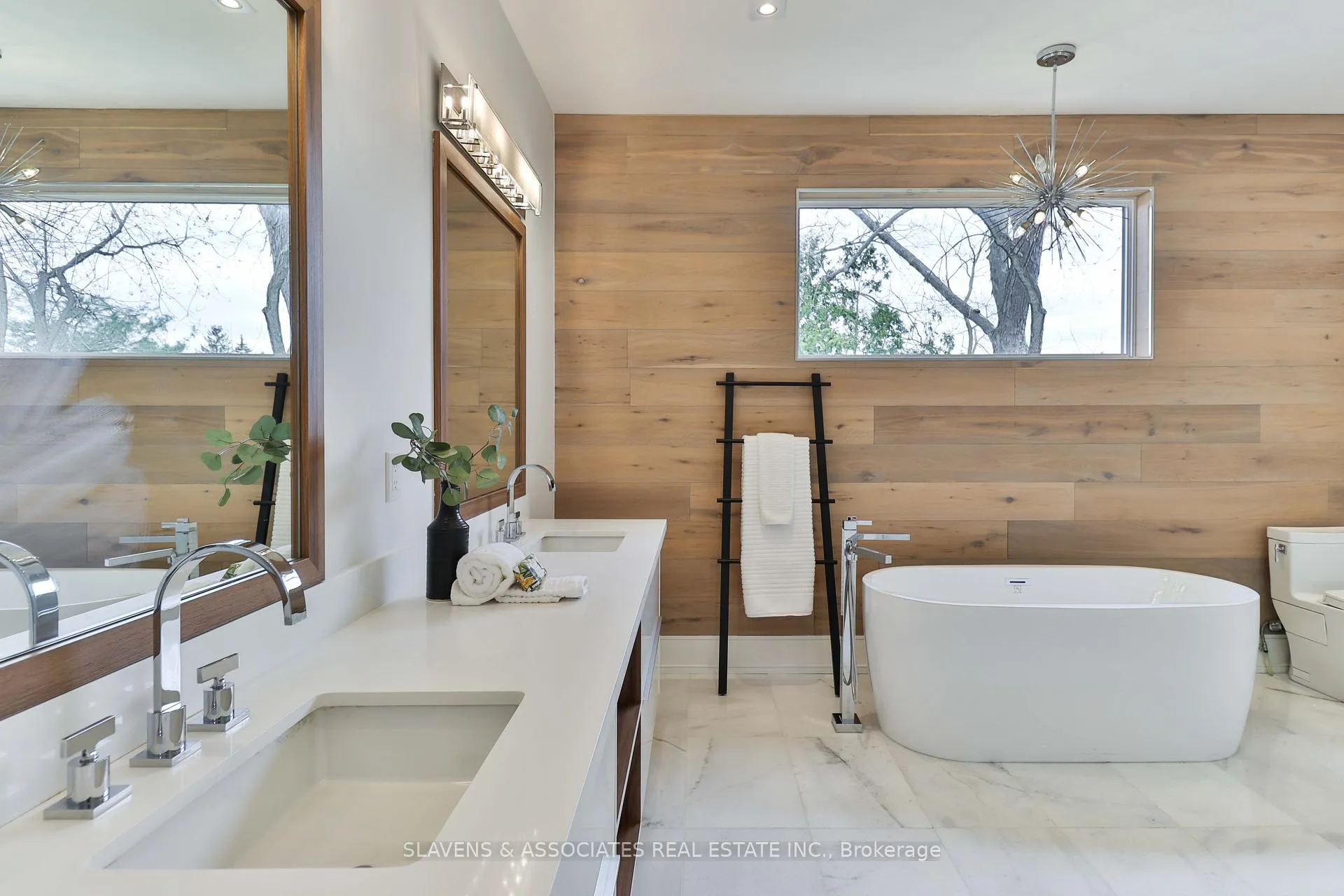 Photo 24 of 271 Jennings Crescent, Oakville, Bronte — HOMEH