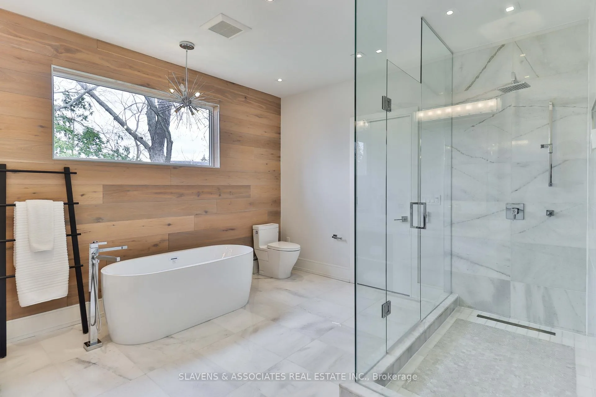 Photo 25 of 271 Jennings Crescent, Oakville, Bronte — HOMEH