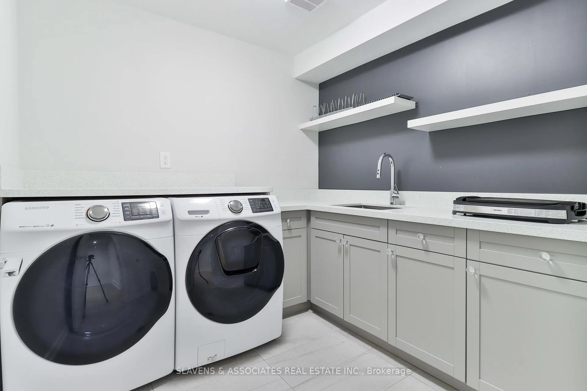Photo 32 of 271 Jennings Crescent, Oakville, Bronte — HOMEH