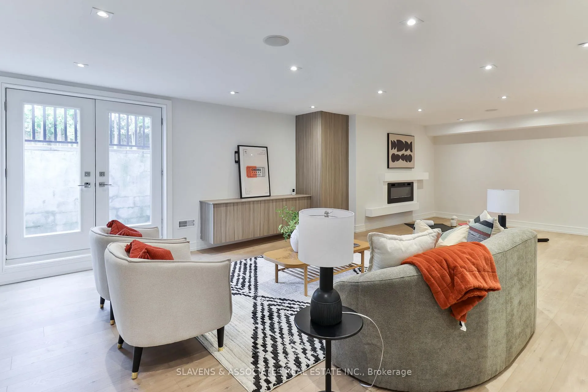 Photo 38 of 271 Jennings Crescent, Oakville, Bronte — HOMEH